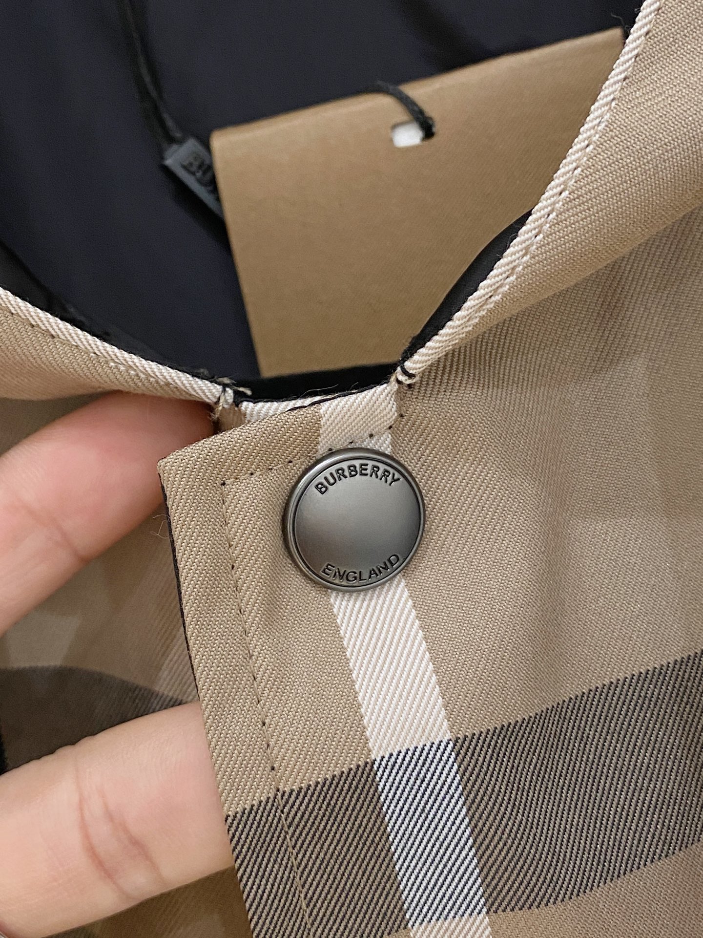 bu细节精致到你每一个不会注意到的地方 ，第一批正品大货首发，看中即定，辅料可以随便参考咱们的详细图片，