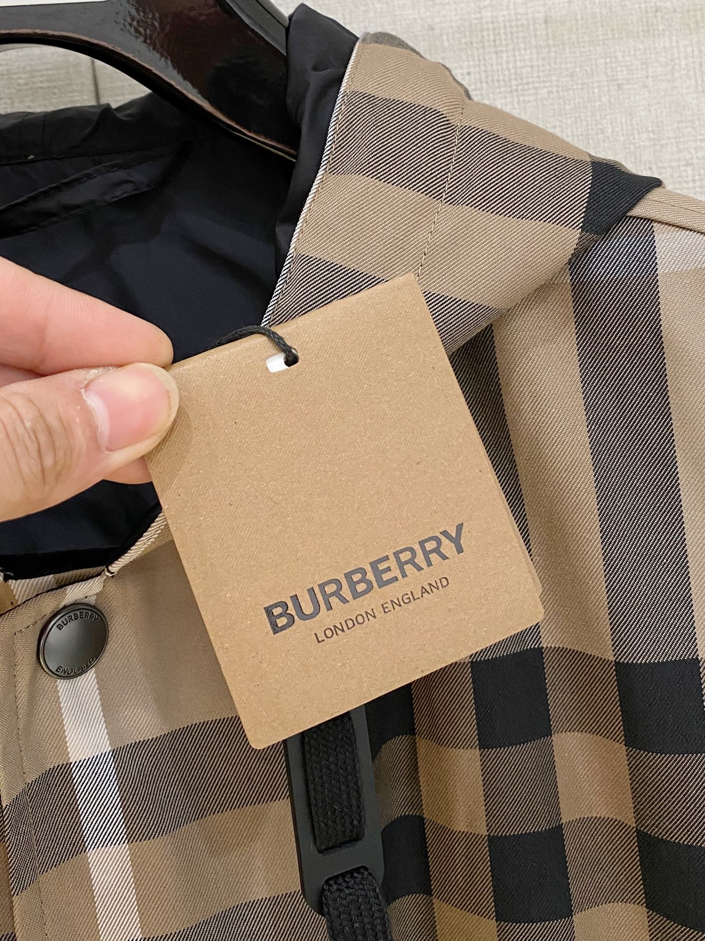 bu细节精致到你每一个不会注意到的地方 ，第一批正品大货首发，看中即定，辅料可以随便参考咱们的详细图片，