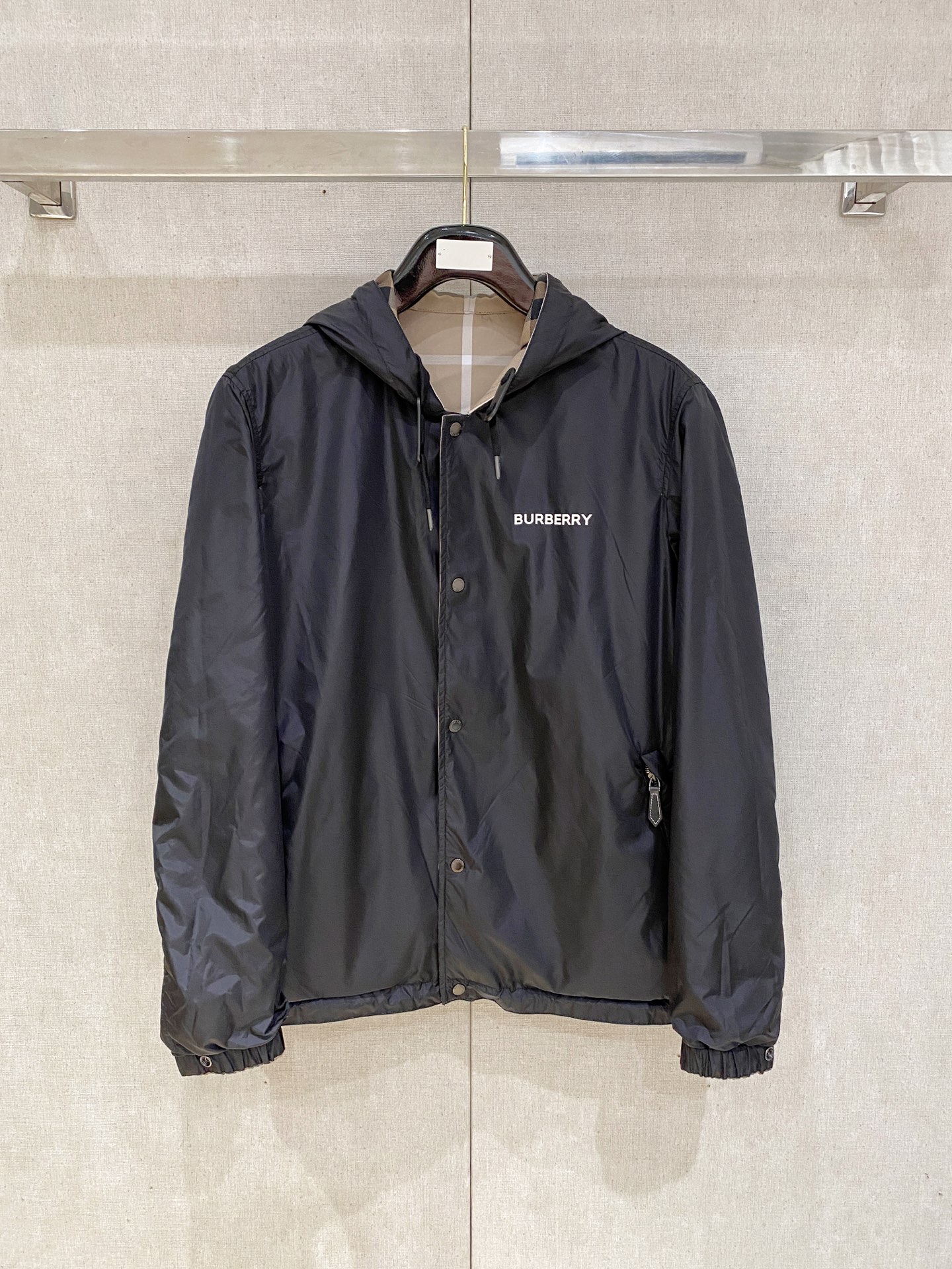 bu细节精致到你每一个不会注意到的地方 ，第一批正品大货首发，看中即定，辅料可以随便参考咱们的详细图片，