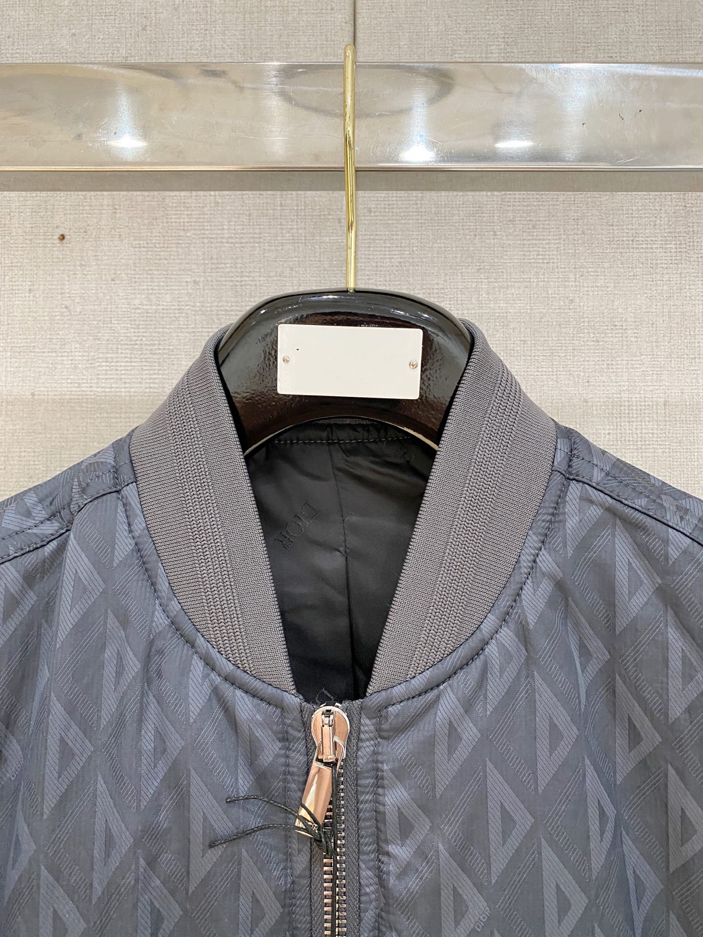 DIOR 迪奥，2025
专柜最新款，官网同步在售，售价23000，色织提花CD款夹克飞行服，贸易公司订