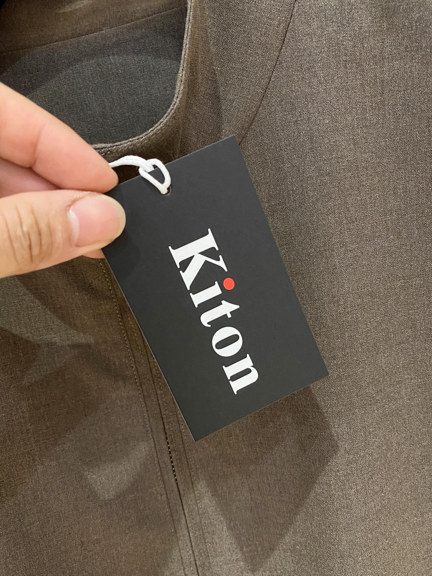 。kiton 2025秋冬新款套装 走秀款 定制原版面料   搭配夹克版型设计 非常洋气 版型超好不易褶