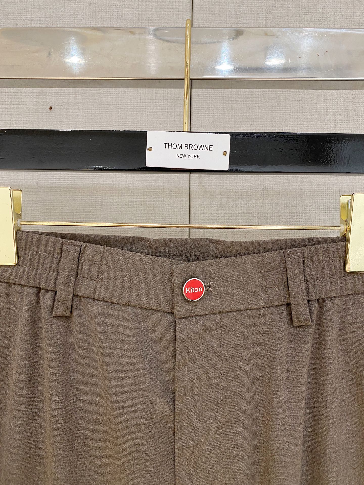 。kiton 2025秋冬新款套装 走秀款 定制原版面料   搭配夹克版型设计 非常洋气 版型超好不易褶