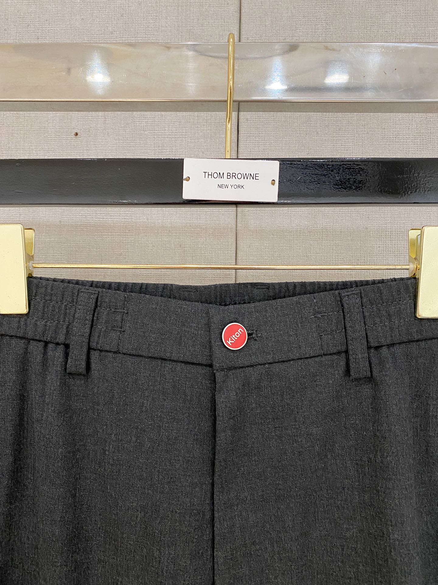 。kiton 2025秋冬新款套装 走秀款 定制原版面料   搭配夹克版型设计 非常洋气 版型超好不易褶