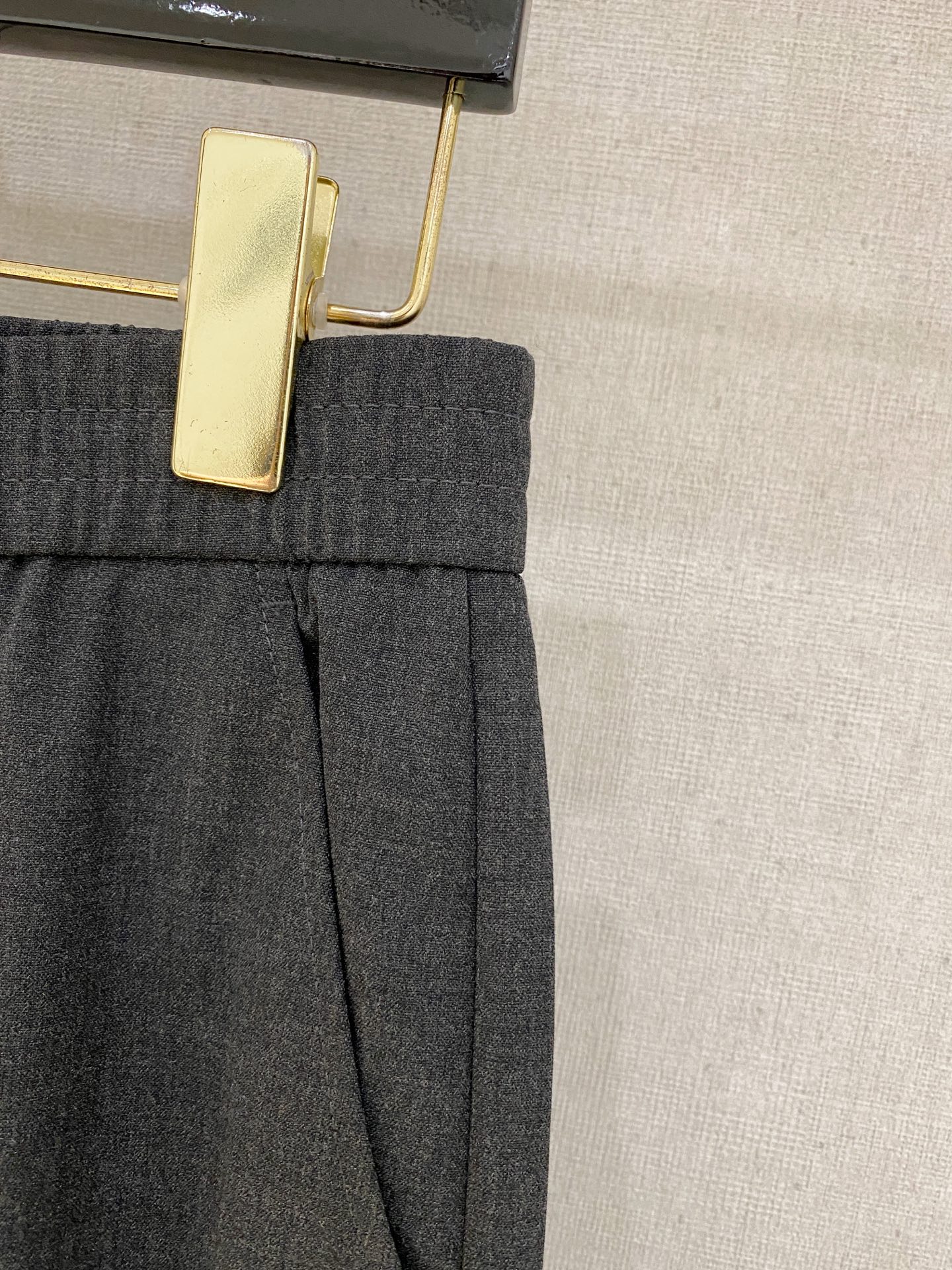 。kiton 2025秋冬新款套装 走秀款 定制原版面料   搭配夹克版型设计 非常洋气 版型超好不易褶