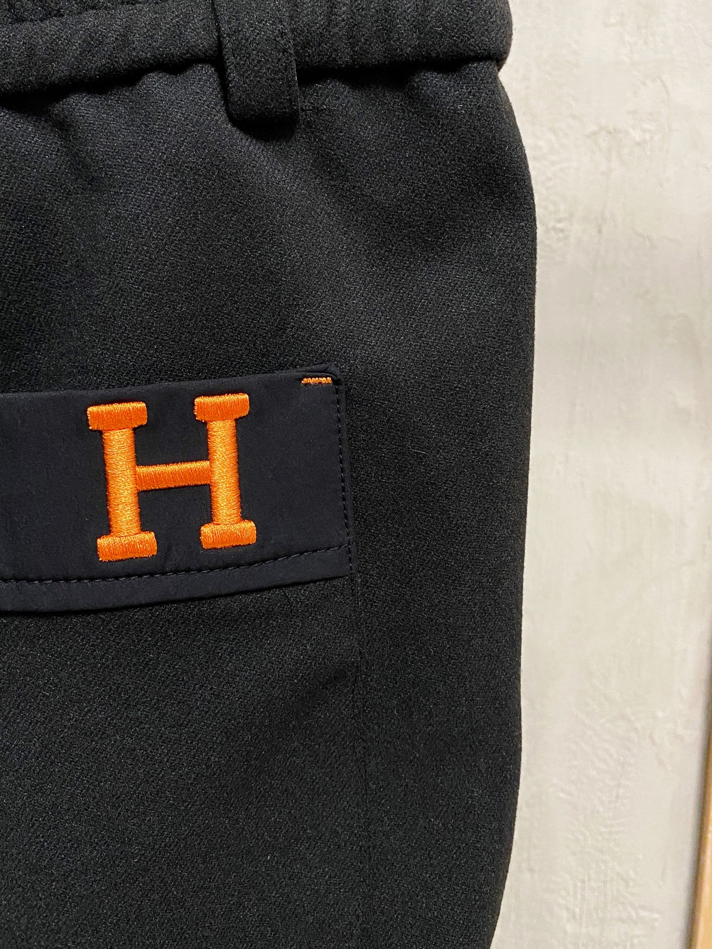 HERM2025秋冬羊毛裤 最新经典系列男士羊毛休闲裤！采用客供面料，柔软细腻，手感绝佳！品牌格调一览无