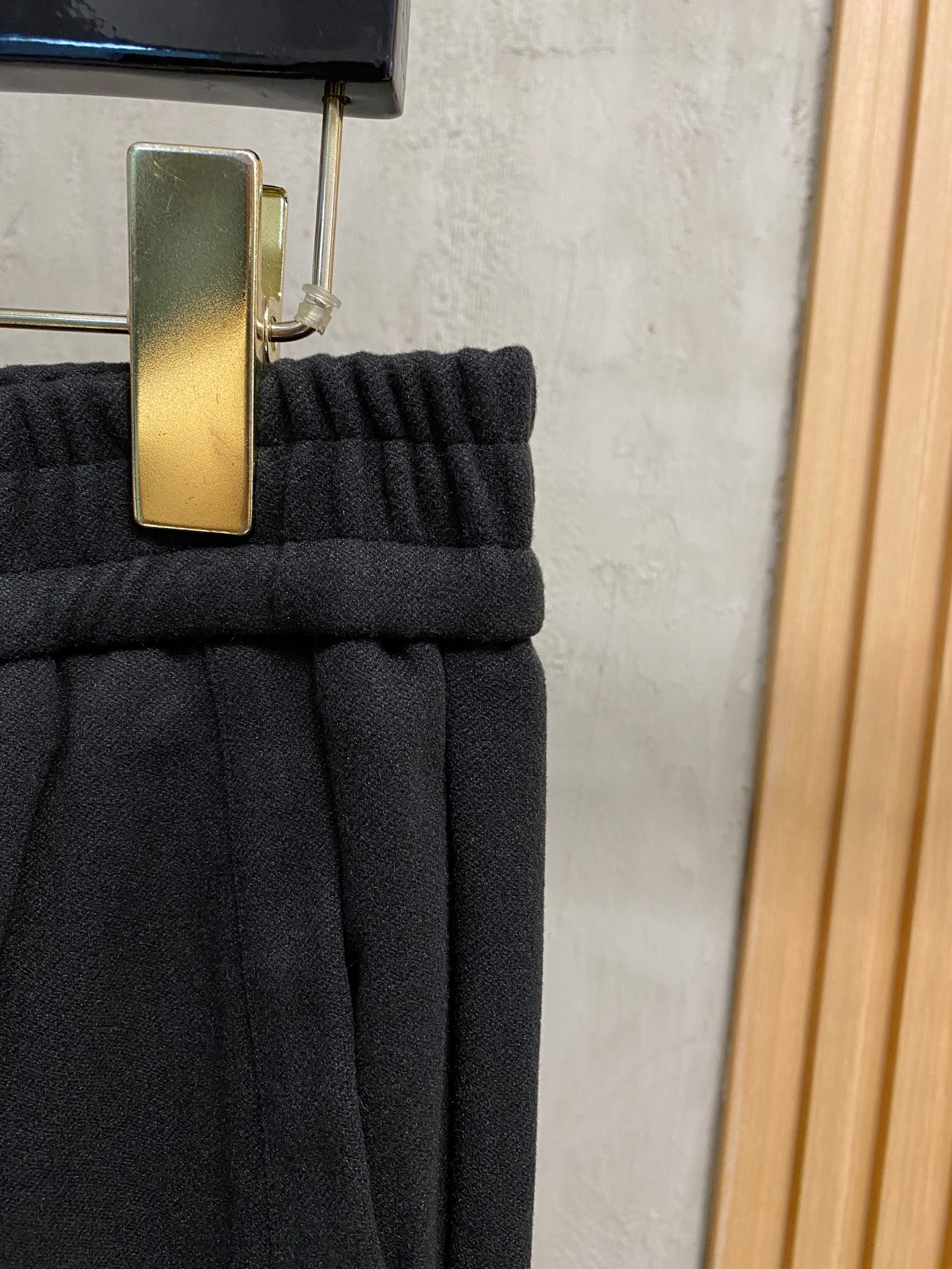 HERM2025秋冬羊毛裤 最新经典系列男士羊毛休闲裤！采用客供面料，柔软细腻，手感绝佳！品牌格调一览无