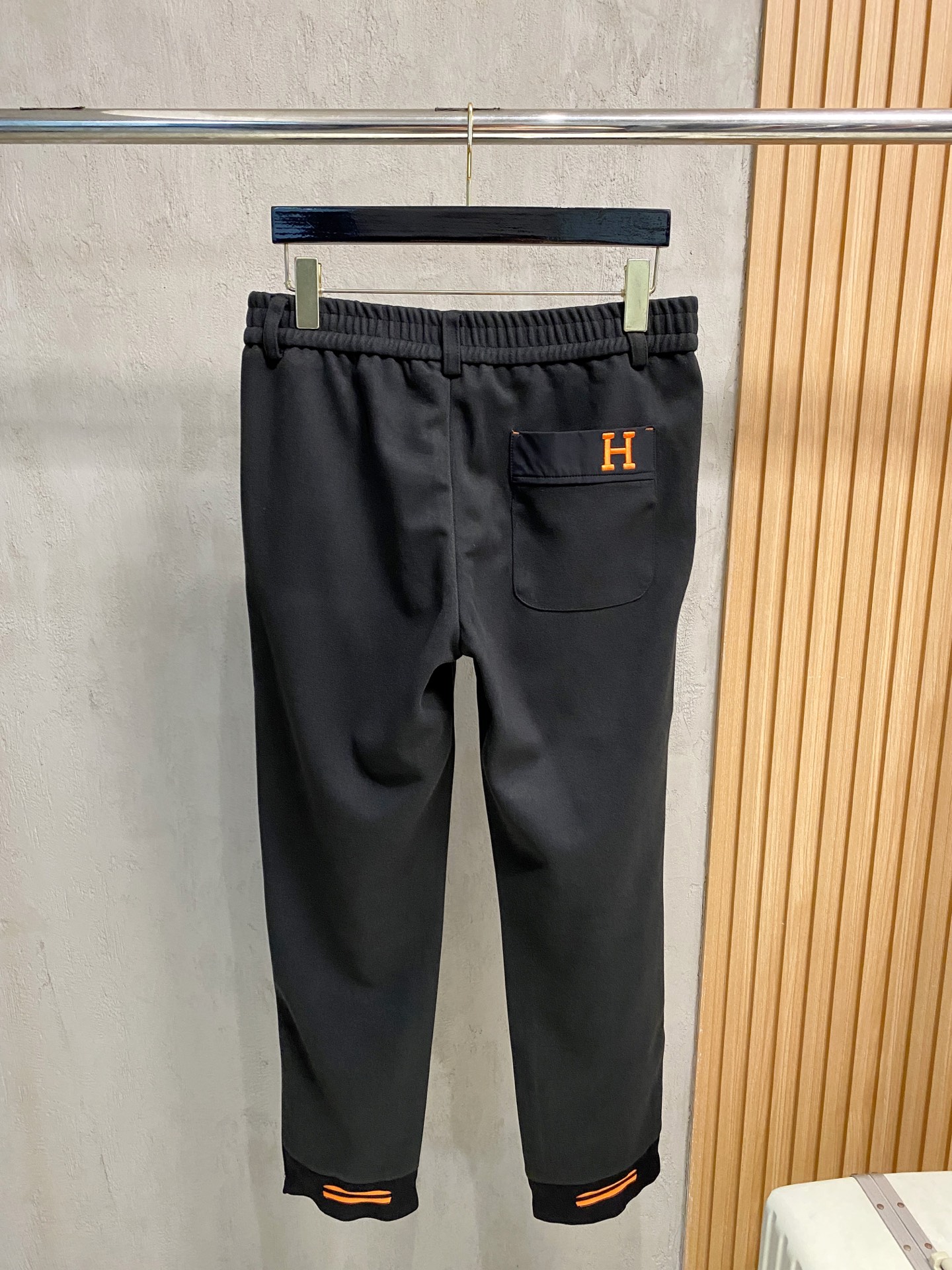 HERM2025秋冬羊毛裤 最新经典系列男士羊毛休闲裤！采用客供面料，柔软细腻，手感绝佳！品牌格调一览无