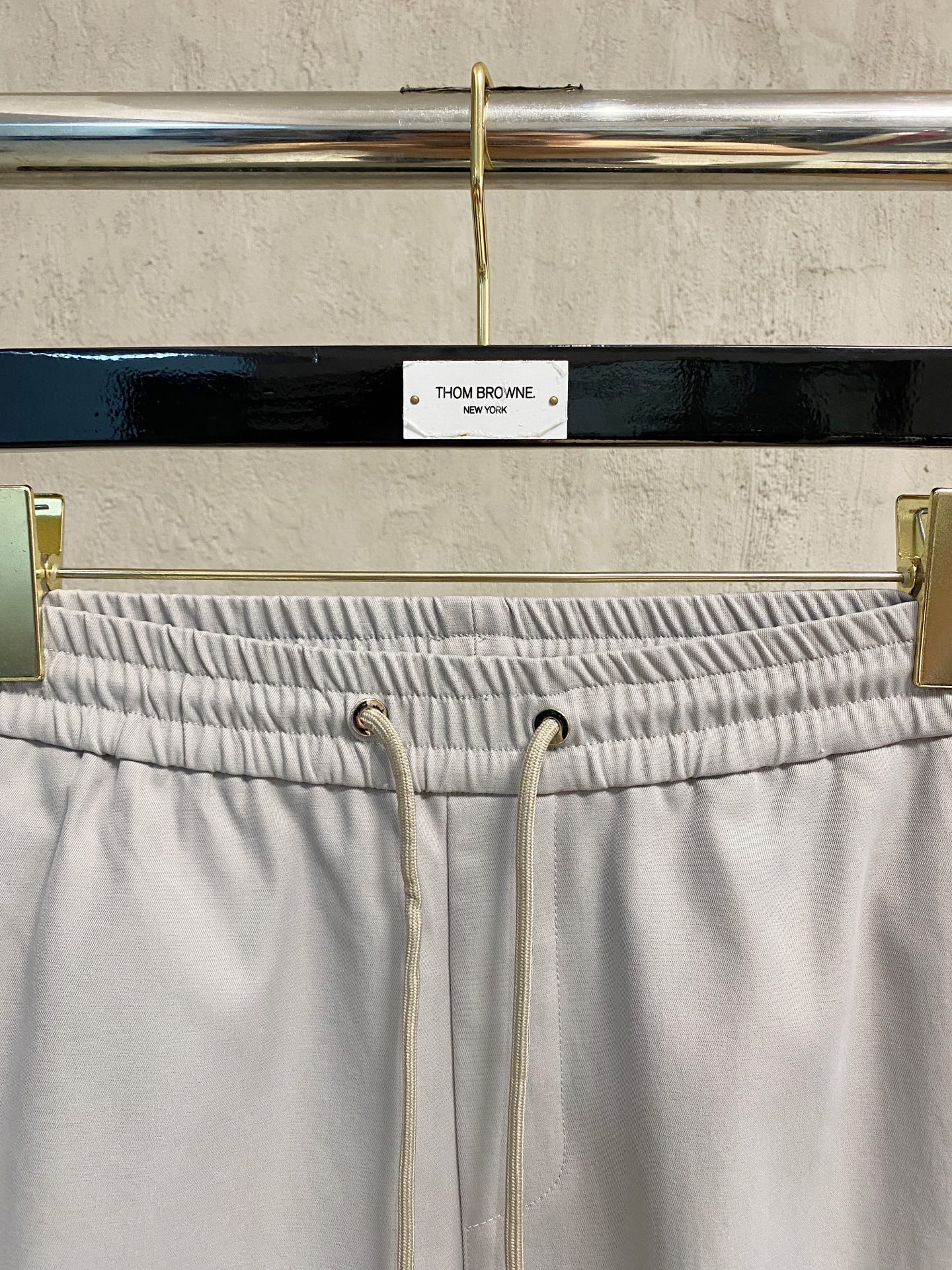 arcter 鸟家25秋冬新款纯色小直筒休闲裤徒步系列，采用进口面料！非常结实弹舒服度极高。优良的户外登