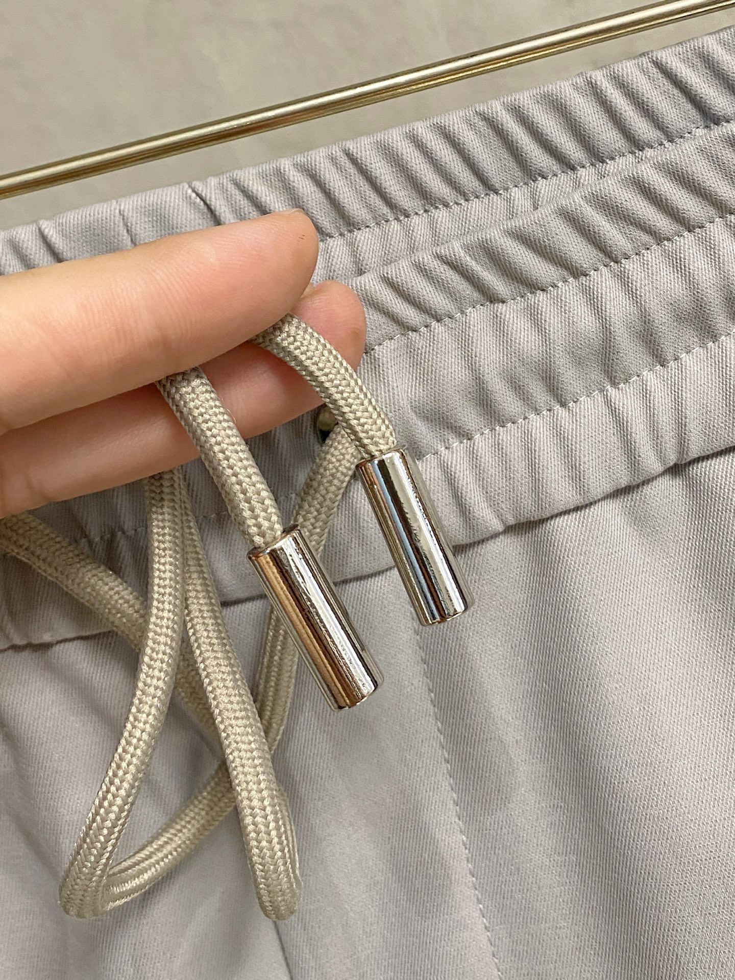 arcter 鸟家25秋冬新款纯色小直筒休闲裤徒步系列，采用进口面料！非常结实弹舒服度极高。优良的户外登