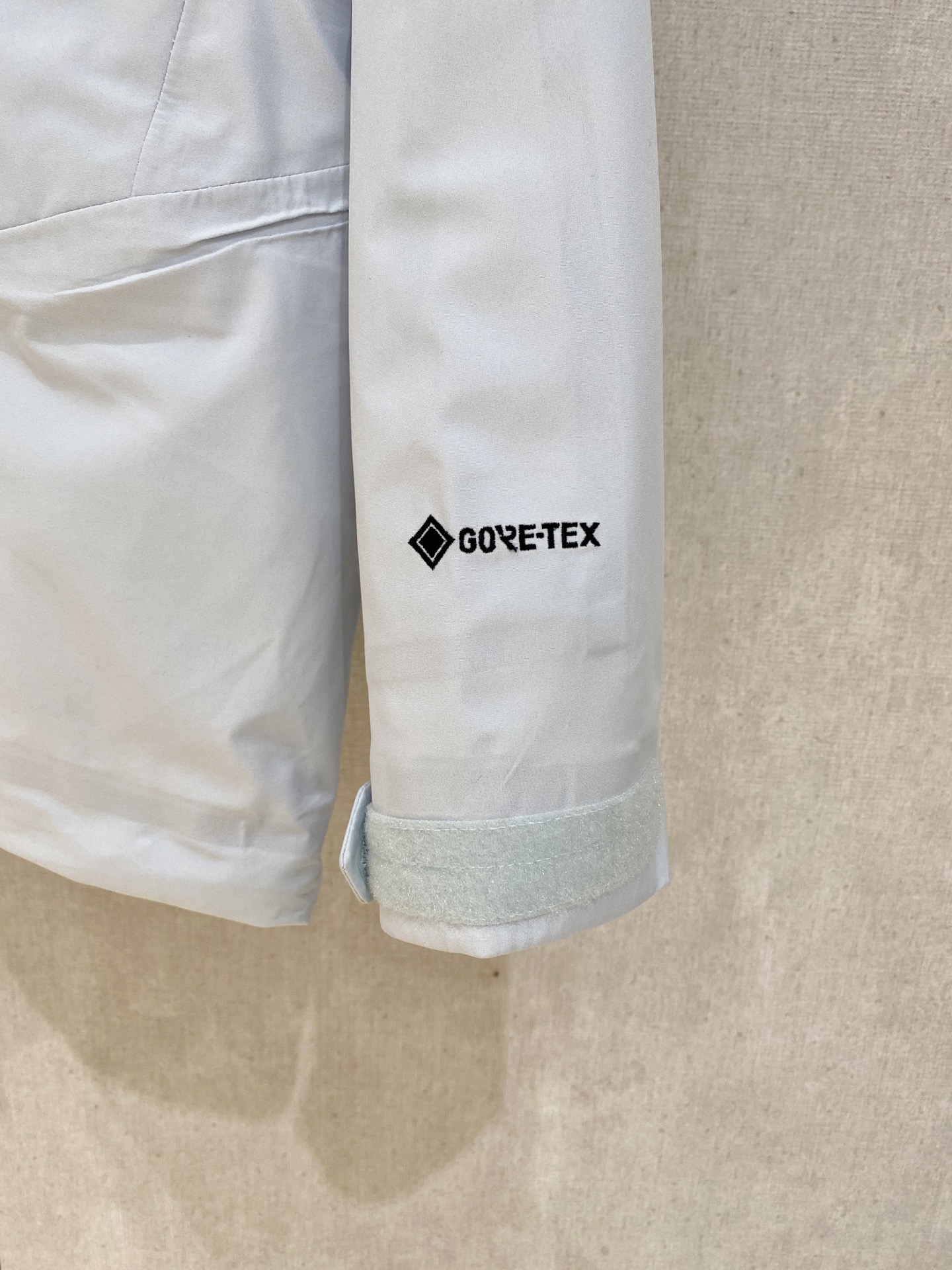 🔥🔥🔥🔥🔥市场独家一比一高版【中国硬壳KA,ILAS凯石 MONT X全天候硬壳GTX防水登山】独家货源