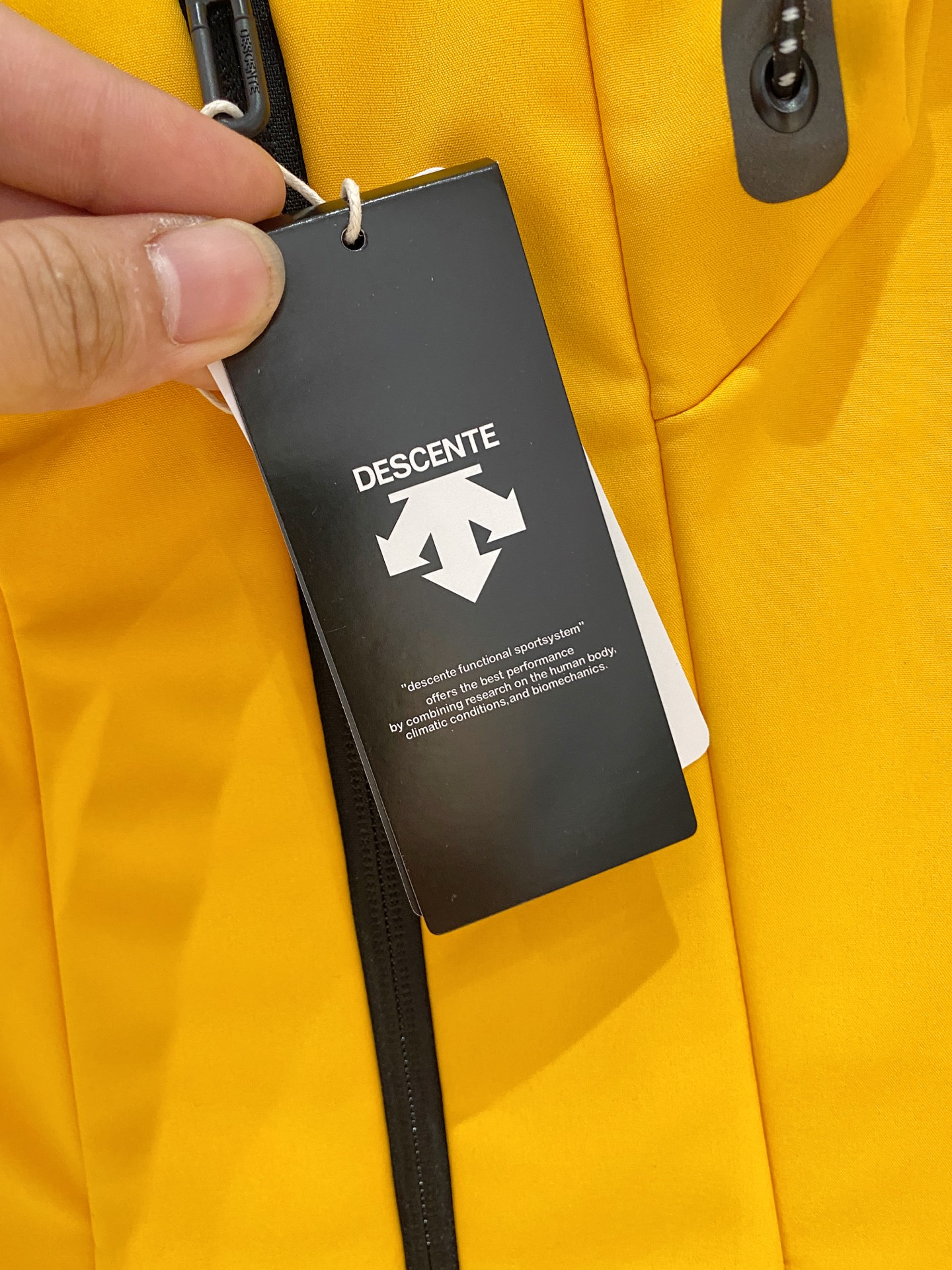 迪桑特官网在售〉顶级品质2025新款 DESCENTE/迪桑特 高山户外防风防水服 冲锋衣系列 】 顶级