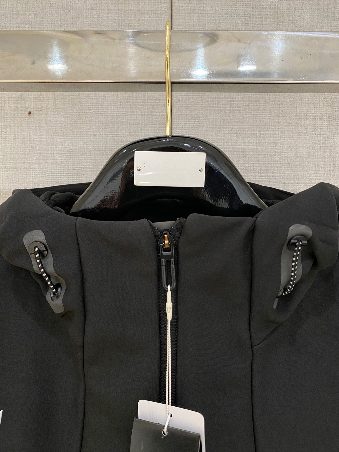 迪桑特官网在售〉顶级品质2025新款 DESCENTE/迪桑特 高山户外防风防水服 冲锋衣系列 】 顶级