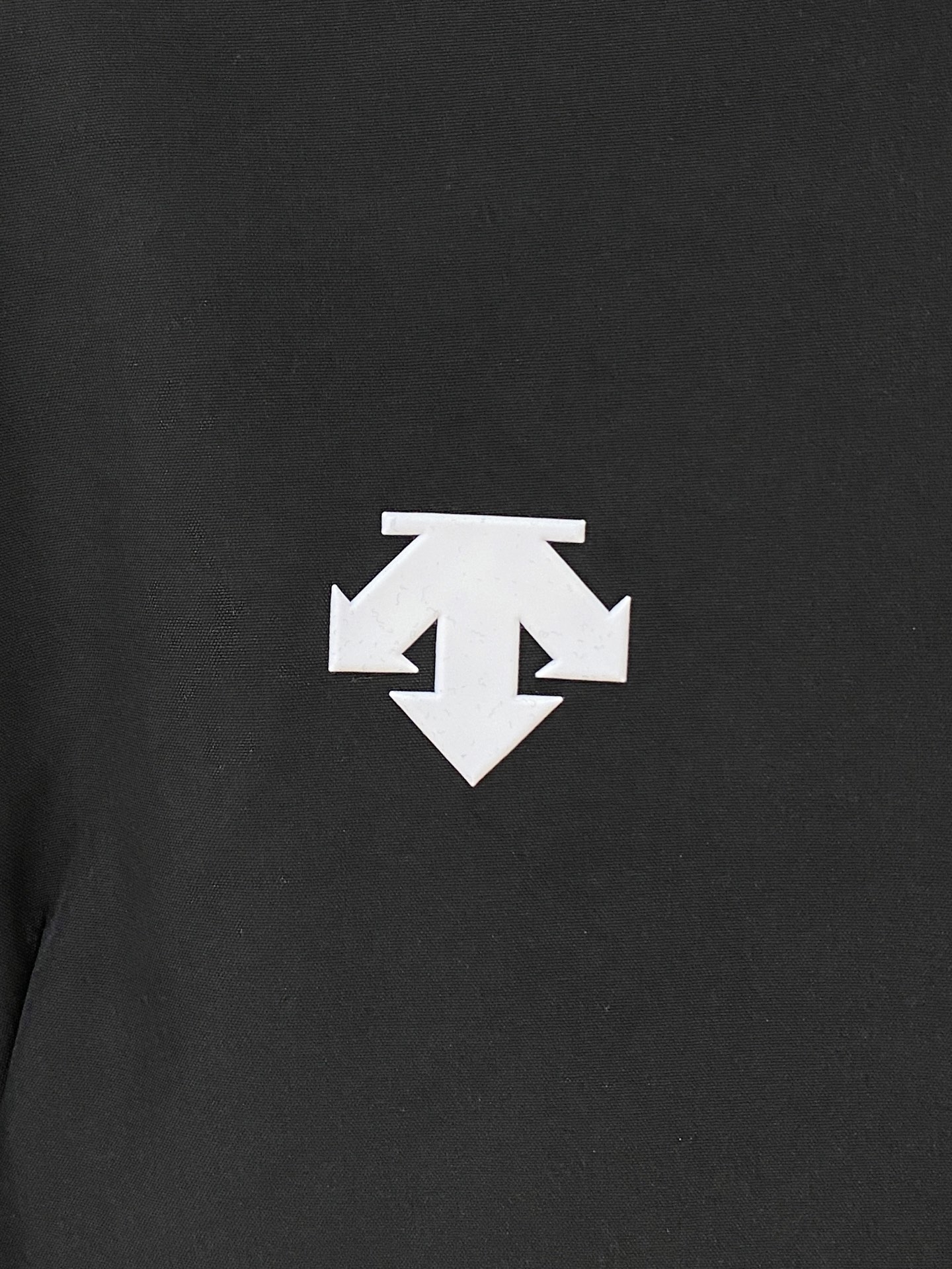 迪桑特官网在售〉顶级品质2025新款 DESCENTE/迪桑特 高山户外防风防水服 冲锋衣系列 】 顶级