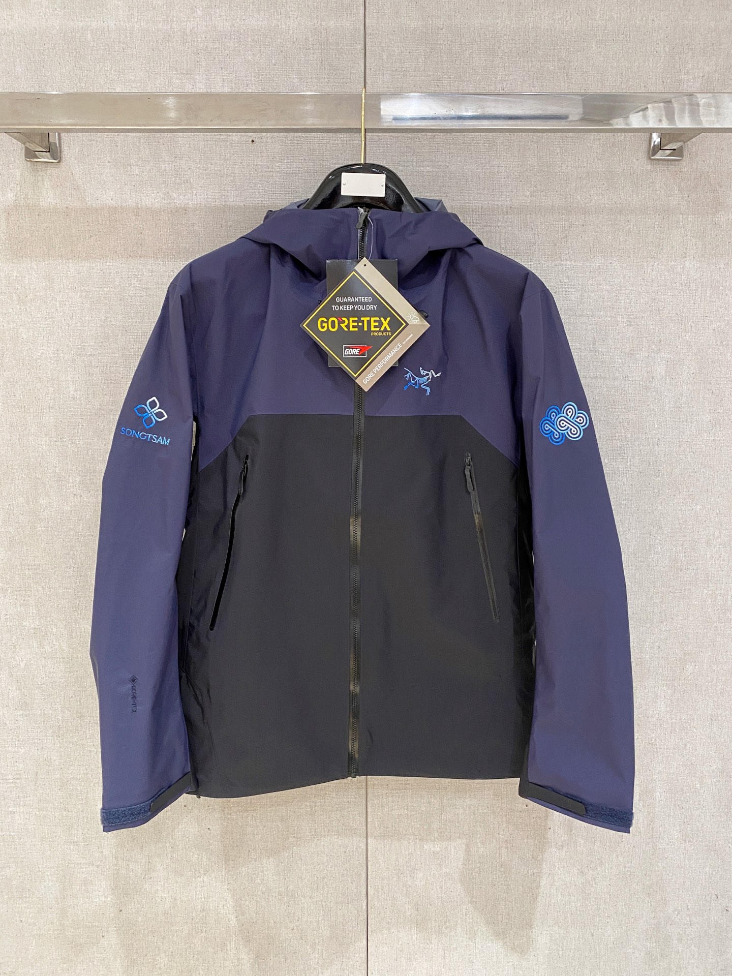 😍高端品质保证👍独家首发😘【高版本硬壳冲锋衣】Arcteryx始祖鸟SONGTSAM松赞联名系列2025