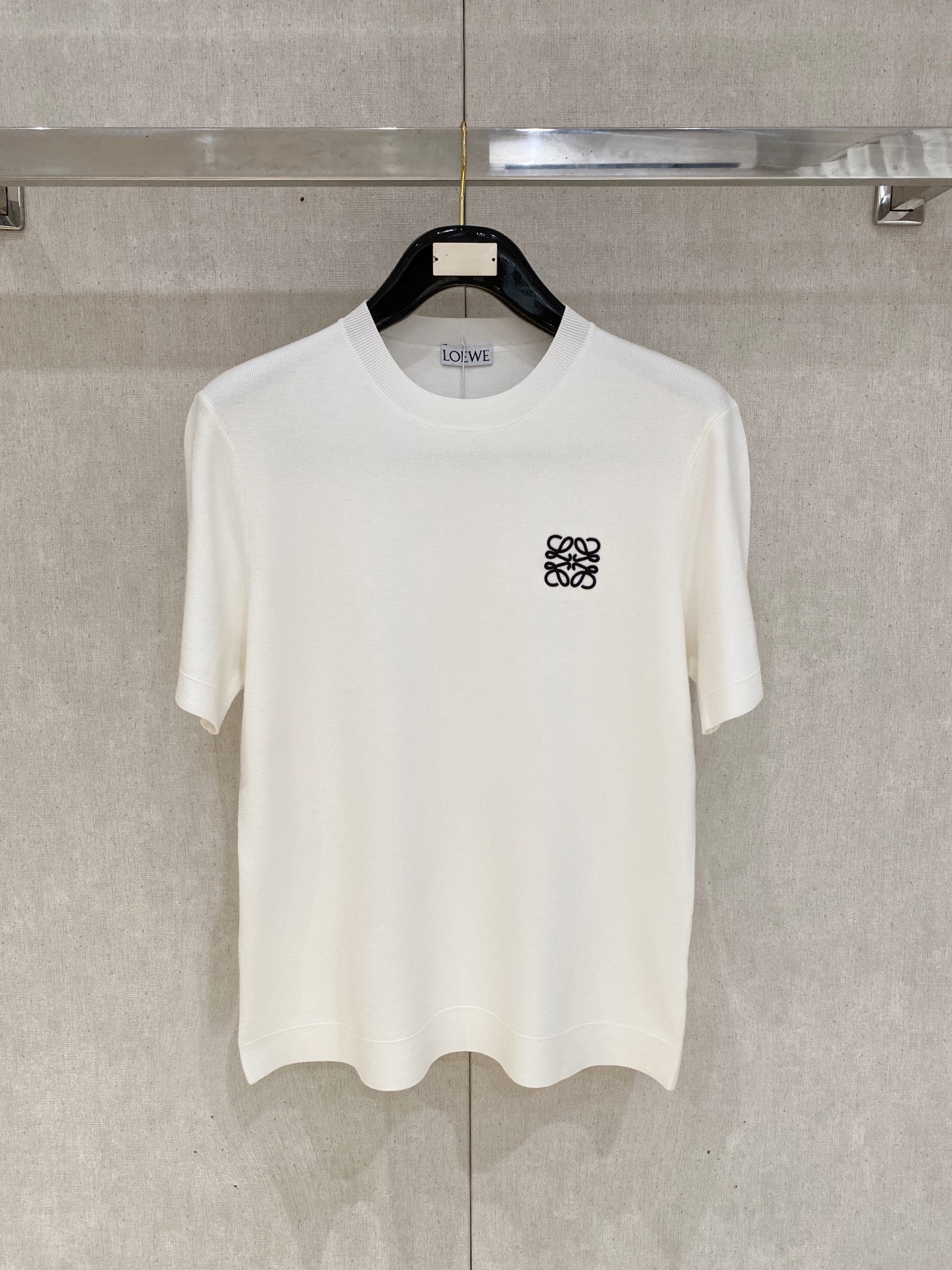 NO:524598,Loewe 2025 autumn and winter new knitted wool short sleeves Size: M-4XL, loewe, loewe, T-shirt, alexander wang19860909Loewe 罗意威2025秋冬新款针织羊毛短袖 尺码:M-4XL,,loewe,loewe,T-shirt,alexander wang,Men's clothing