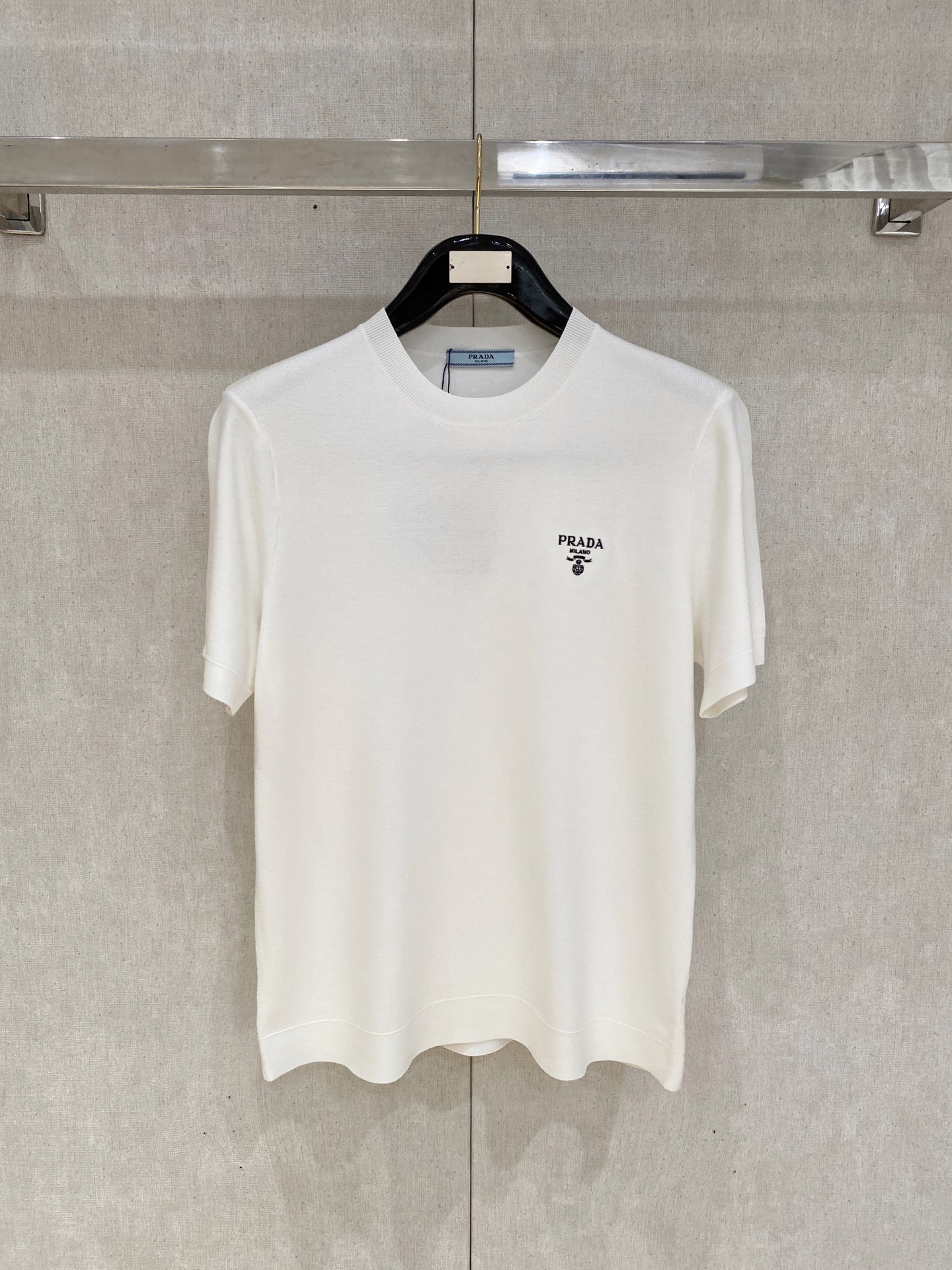 NO:524600,Prada 2025 autumn and winter new knitted wool short sleeves Size: M-4XL, prada, prada, T-shirt, alexander wang19860909Prada 普拉达2025秋冬新款针织羊毛短袖 尺码:M-4XL,,prada,prada,T-shirt,alexander wang,Men's clothing