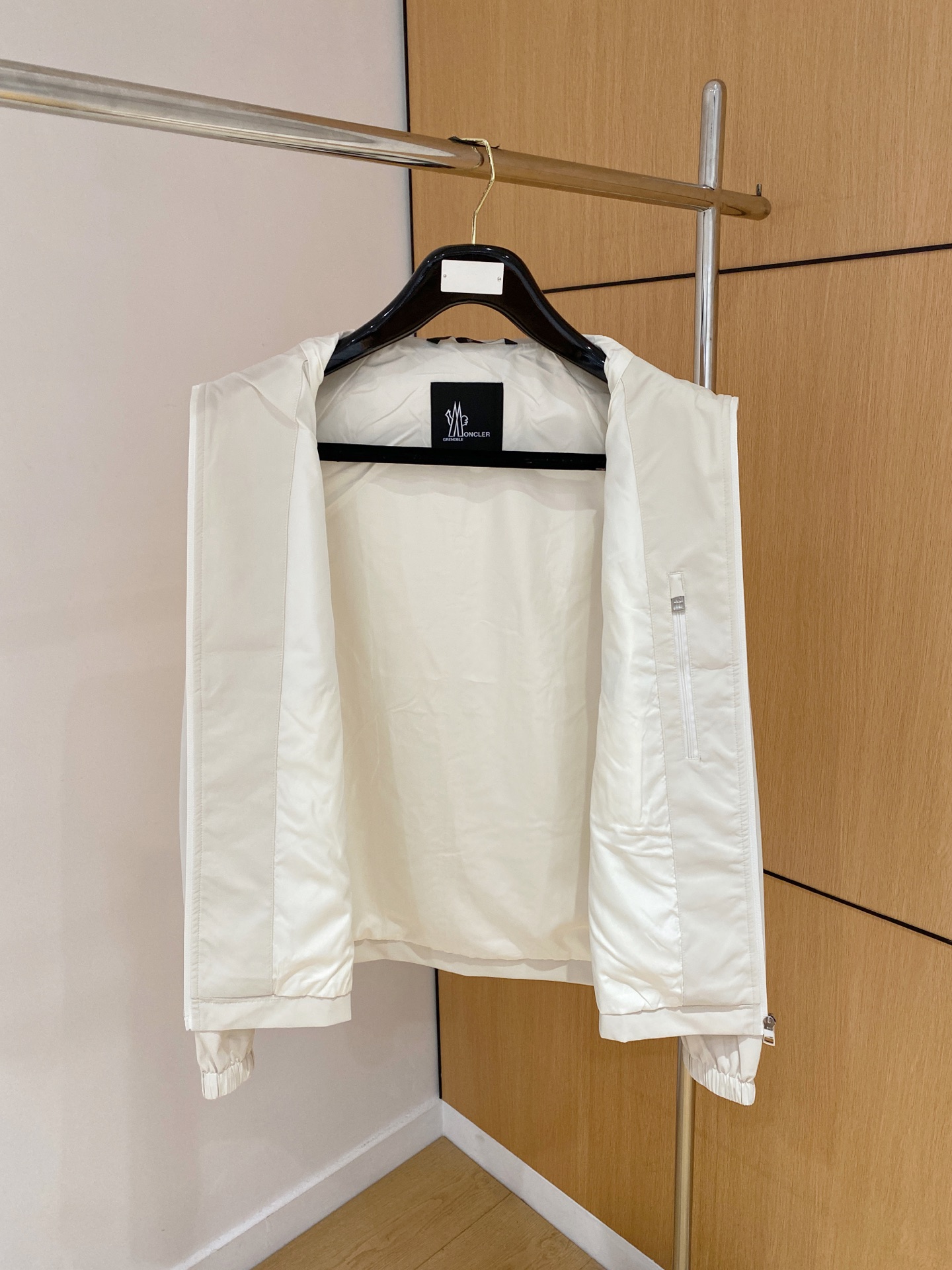 2025ss秋冬新款系列🆕蒙口休闲夹克外套 🧥专柜同步发售 超高工艺的风衣外套 休闲时尚 进口记忆聚酯纤