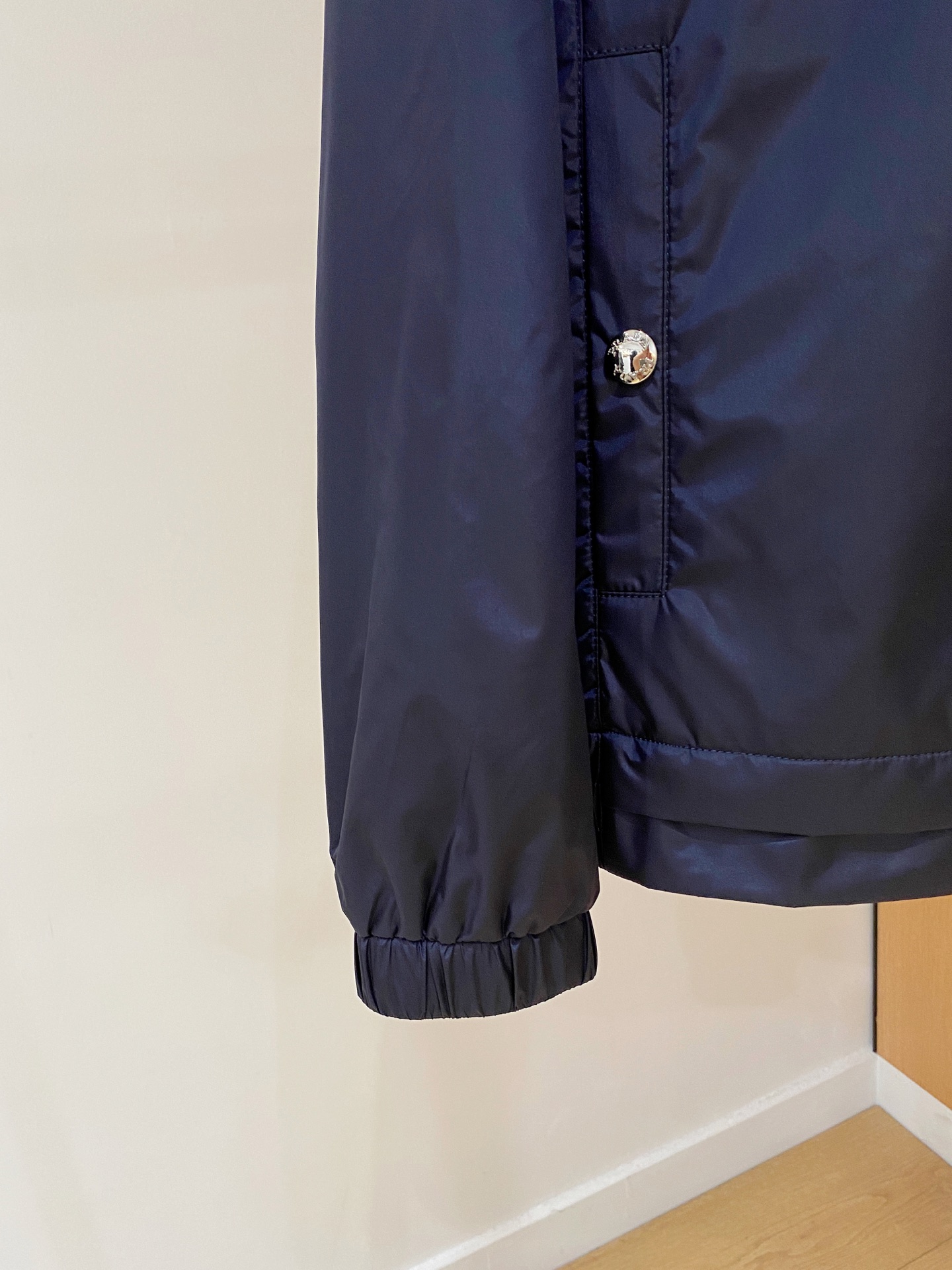 2025ss秋冬新款系列🆕P家休闲翻领夹克外套 🧥专柜同步发售 超高工艺的风衣外套 休闲时尚 进口记忆聚