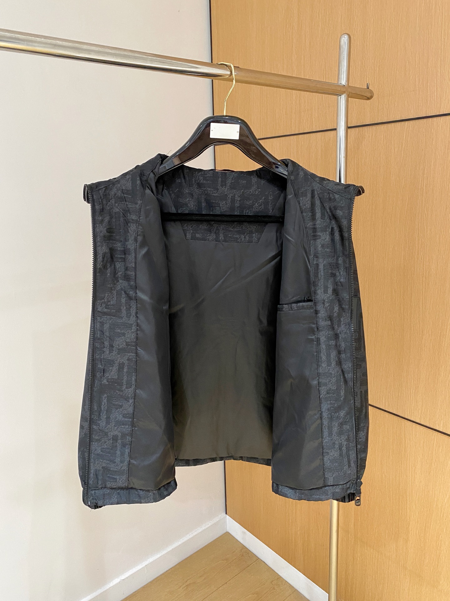 2025ss秋冬新款系列🆕F家休闲连帽夹克外套 🧥专柜同步发售 超高工艺的风衣外套 休闲时尚 精选进口高