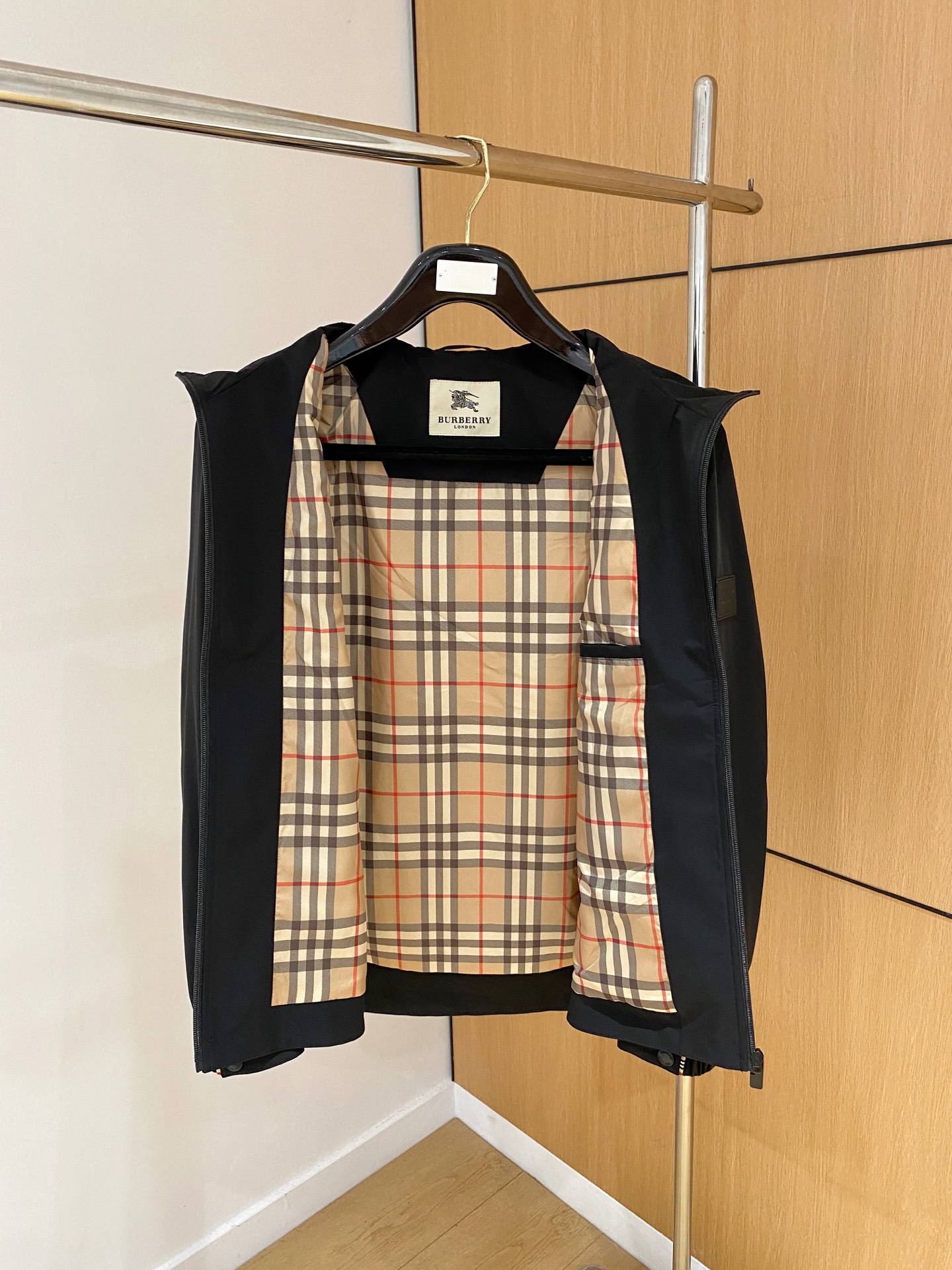 2025ss秋冬新款系列🆕战马家休闲连帽夹克外套 🧥专柜同步发售 超高工艺的风衣外套 休闲时尚 进口记忆