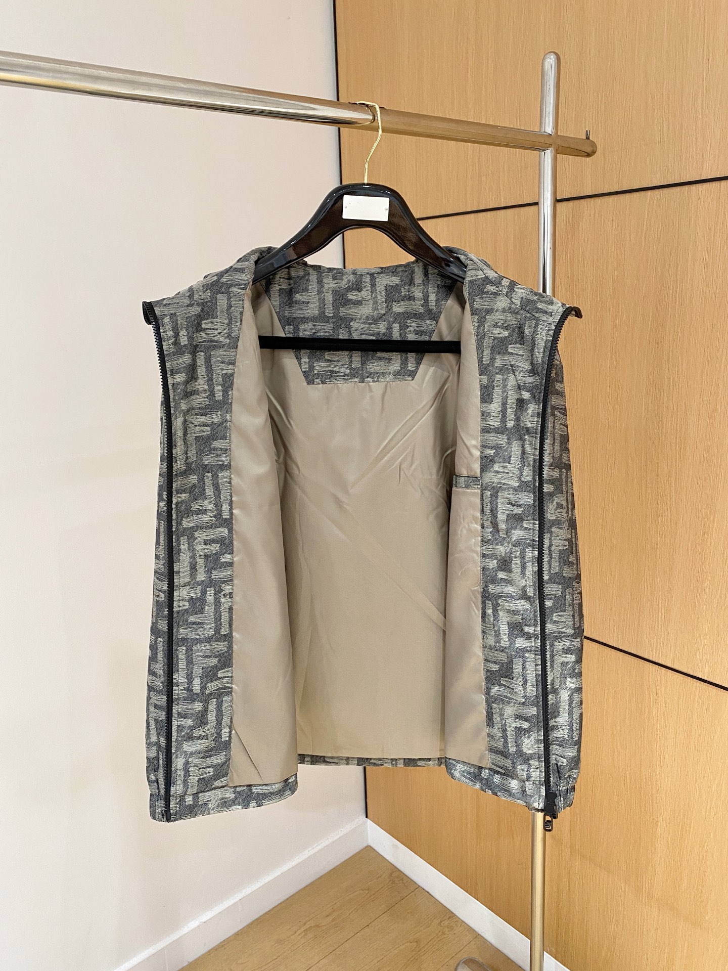 2025ss秋冬新款系列🆕F家休闲连帽夹克外套 🧥专柜同步发售 超高工艺的风衣外套 休闲时尚 精选进口高