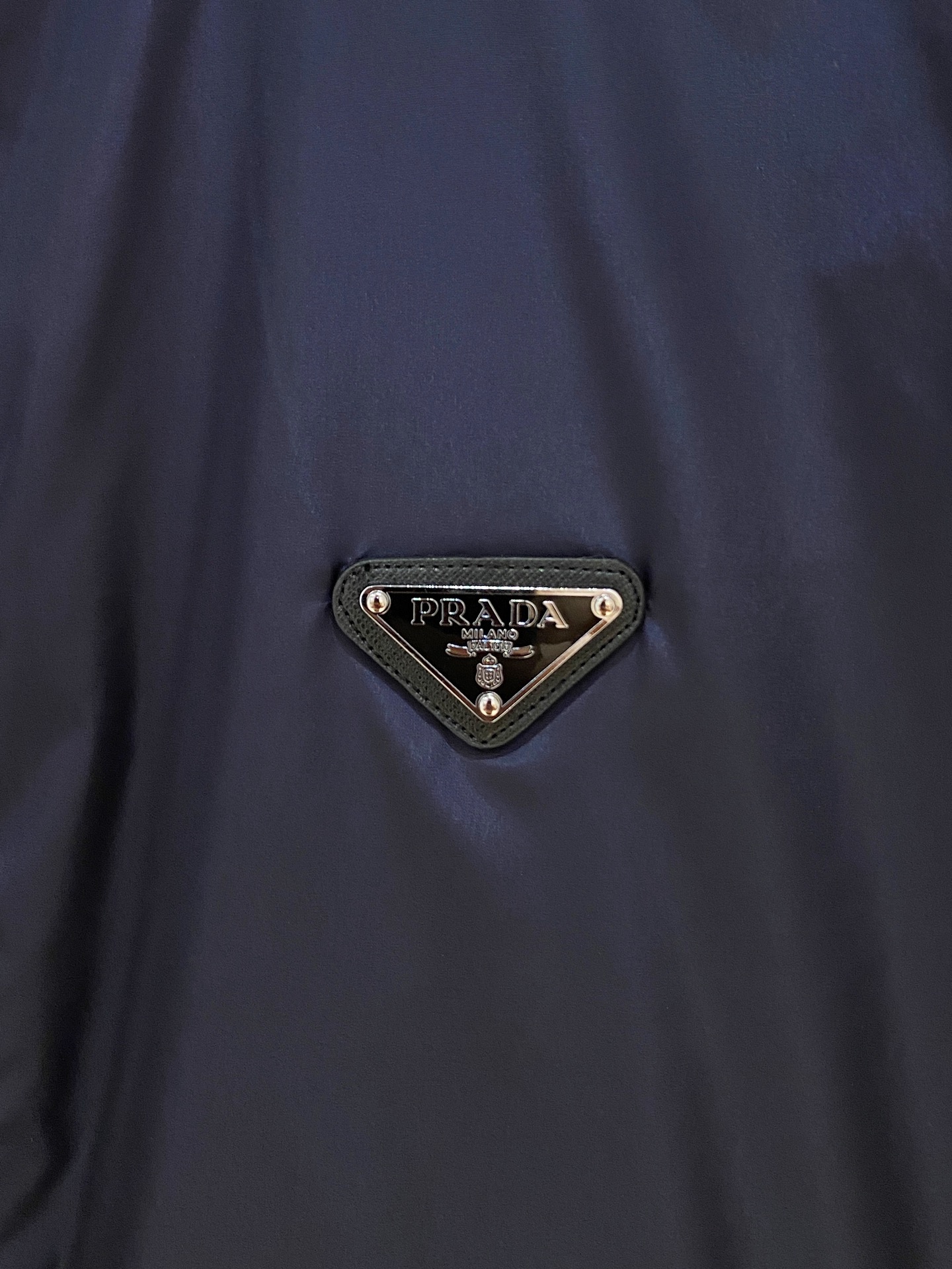 2025ss秋冬新款系列🆕P家休闲翻领夹克外套 🧥专柜同步发售 超高工艺的风衣外套 休闲时尚 进口记忆聚