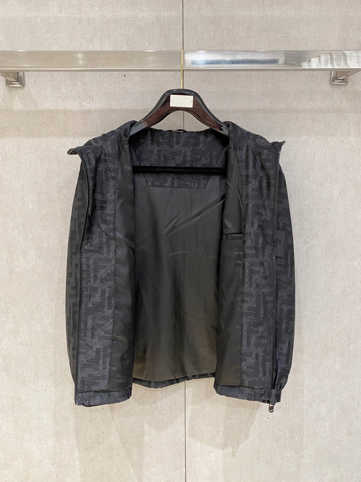 2025ss秋冬新款系列🆕F家休闲连帽夹克外套 🧥专柜同步发售 超高工艺的风衣外套 休闲时尚 精选进口高