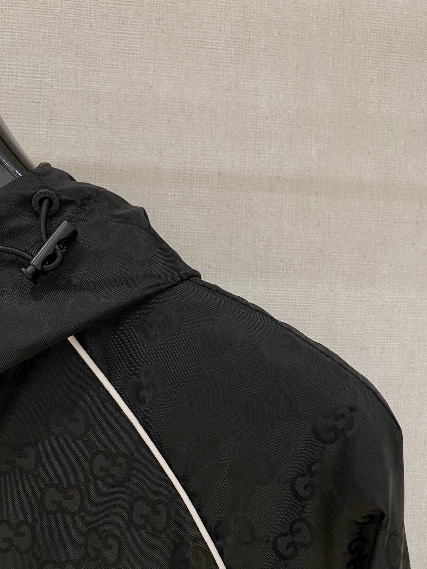 Luxury Men's Black Hooded Windbreaker Jacket with Brand Logo 4 i1755787540498 4780 0 2