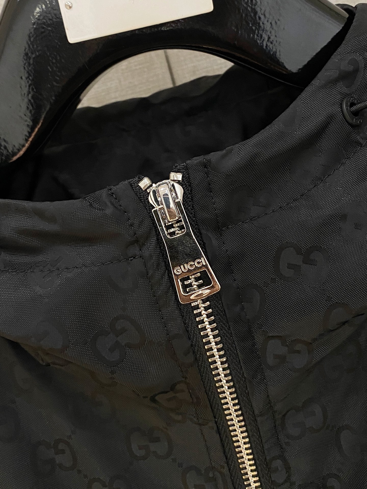 Luxury Men's Black Hooded Windbreaker Jacket with Brand Logo 7 i1755787541460 6040 0 5