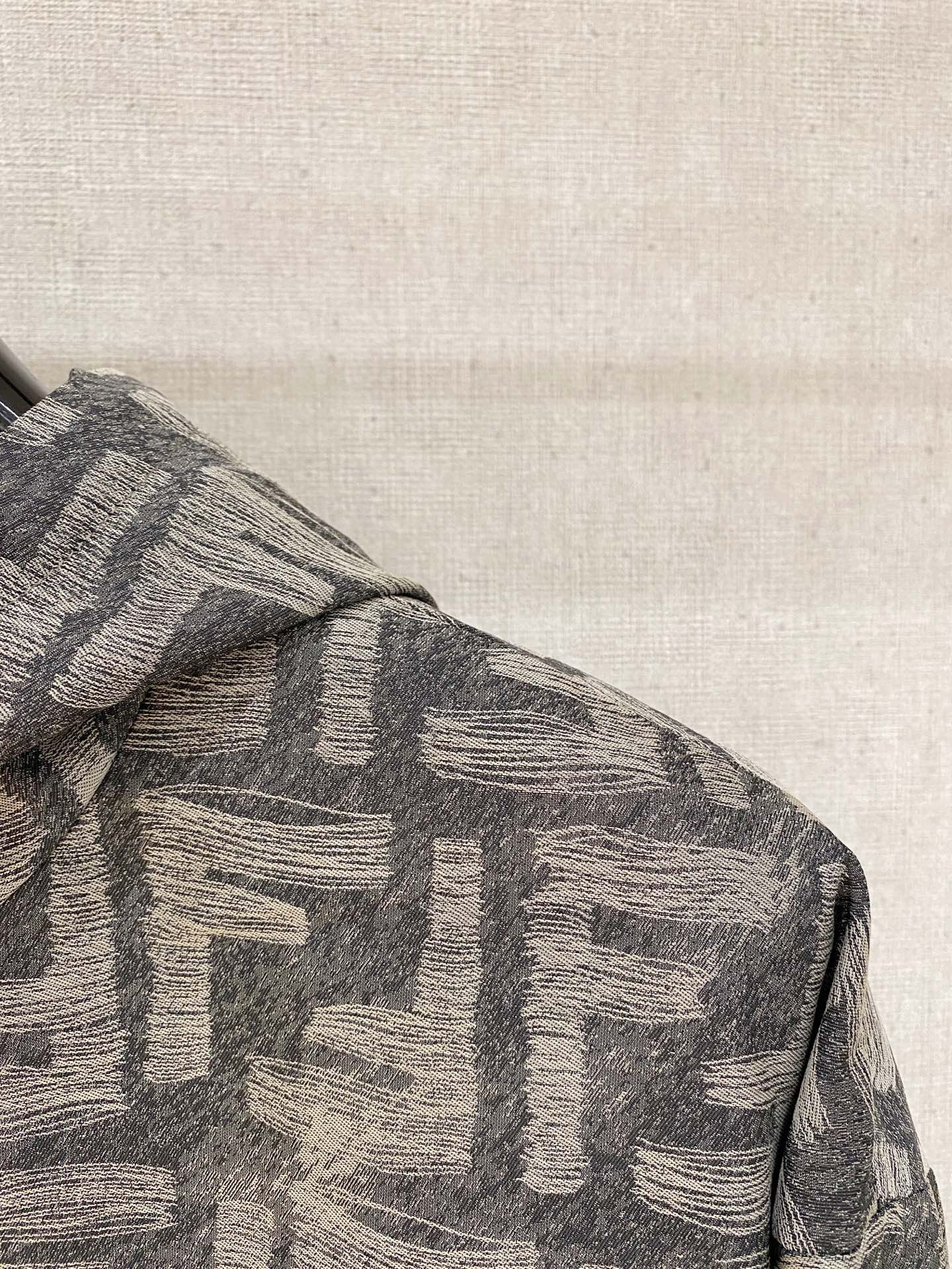 2025ss秋冬新款系列🆕F家休闲连帽夹克外套 🧥专柜同步发售 超高工艺的风衣外套 休闲时尚 精选进口高