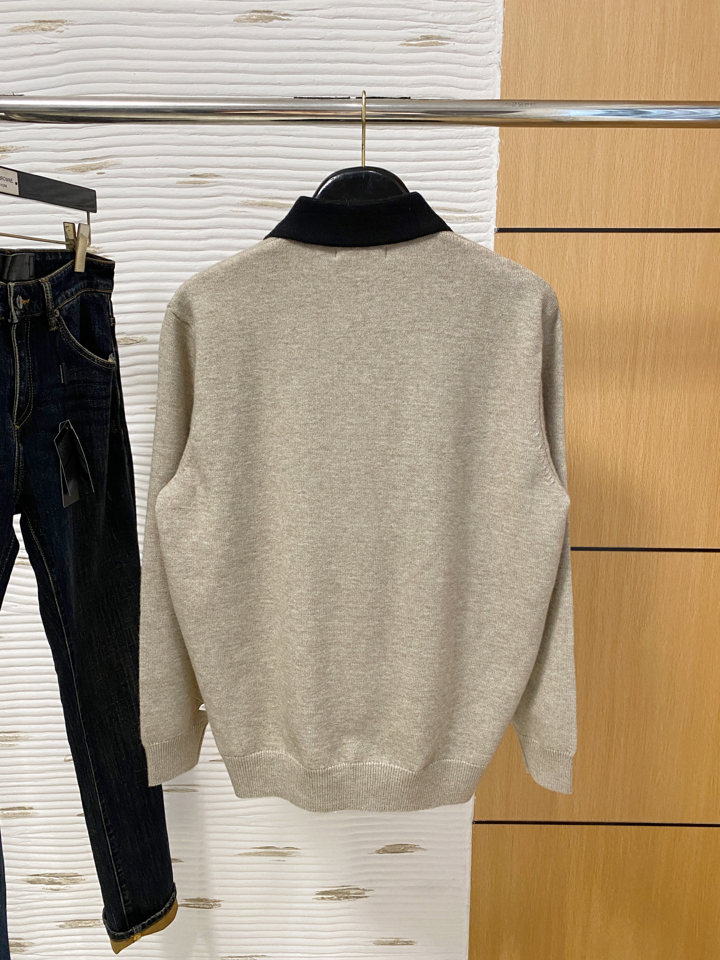 。其吨*高端100%美利奴羊毛 保暖更抗起球，秋冬新款高端羊毛套头针织毛衣，时尚刺绣图案提花时尚休闲织衫