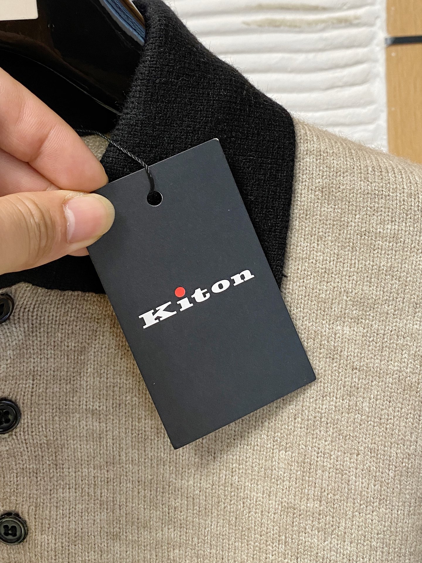 。其吨*高端100%美利奴羊毛 保暖更抗起球，秋冬新款高端羊毛套头针织毛衣，时尚刺绣图案提花时尚休闲织衫