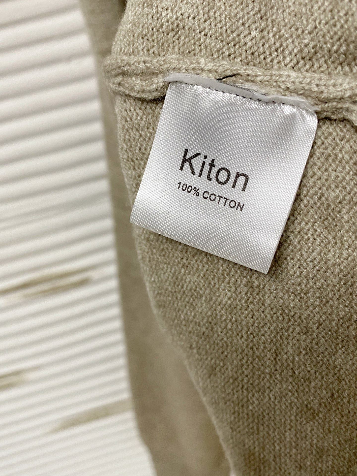 。其吨*高端100%美利奴羊毛 保暖更抗起球，秋冬新款高端羊毛套头针织毛衣，时尚刺绣图案提花时尚休闲织衫