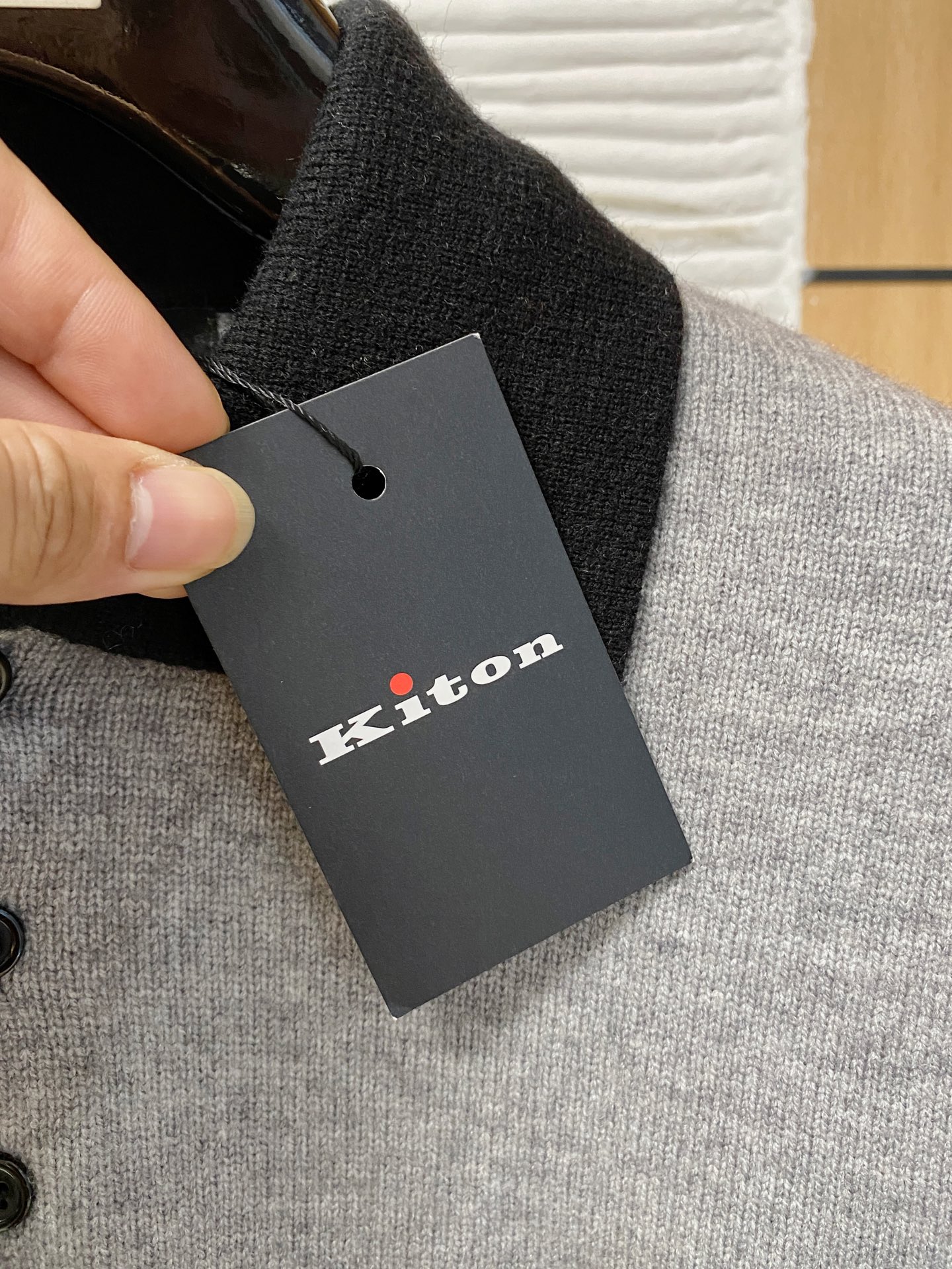 。其吨*高端100%美利奴羊毛 保暖更抗起球，秋冬新款高端羊毛套头针织毛衣，时尚刺绣图案提花时尚休闲织衫