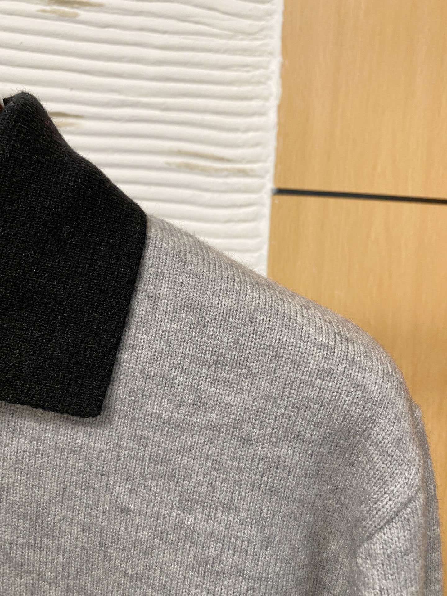 。其吨*高端100%美利奴羊毛 保暖更抗起球，秋冬新款高端羊毛套头针织毛衣，时尚刺绣图案提花时尚休闲织衫