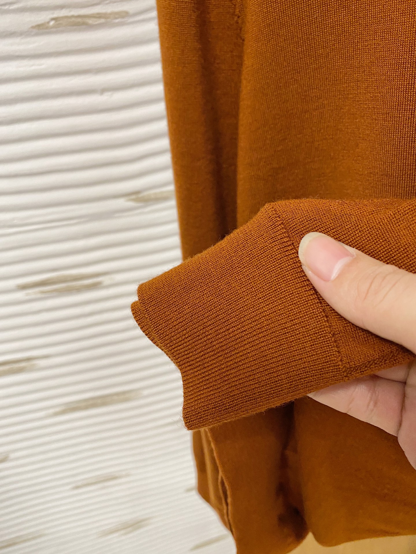  lP🆕。高端100%细美利奴羊毛 保暖更抗起球，秋冬新款高端羊毛套头针织毛衣，时尚刺绣图案提花时尚休闲