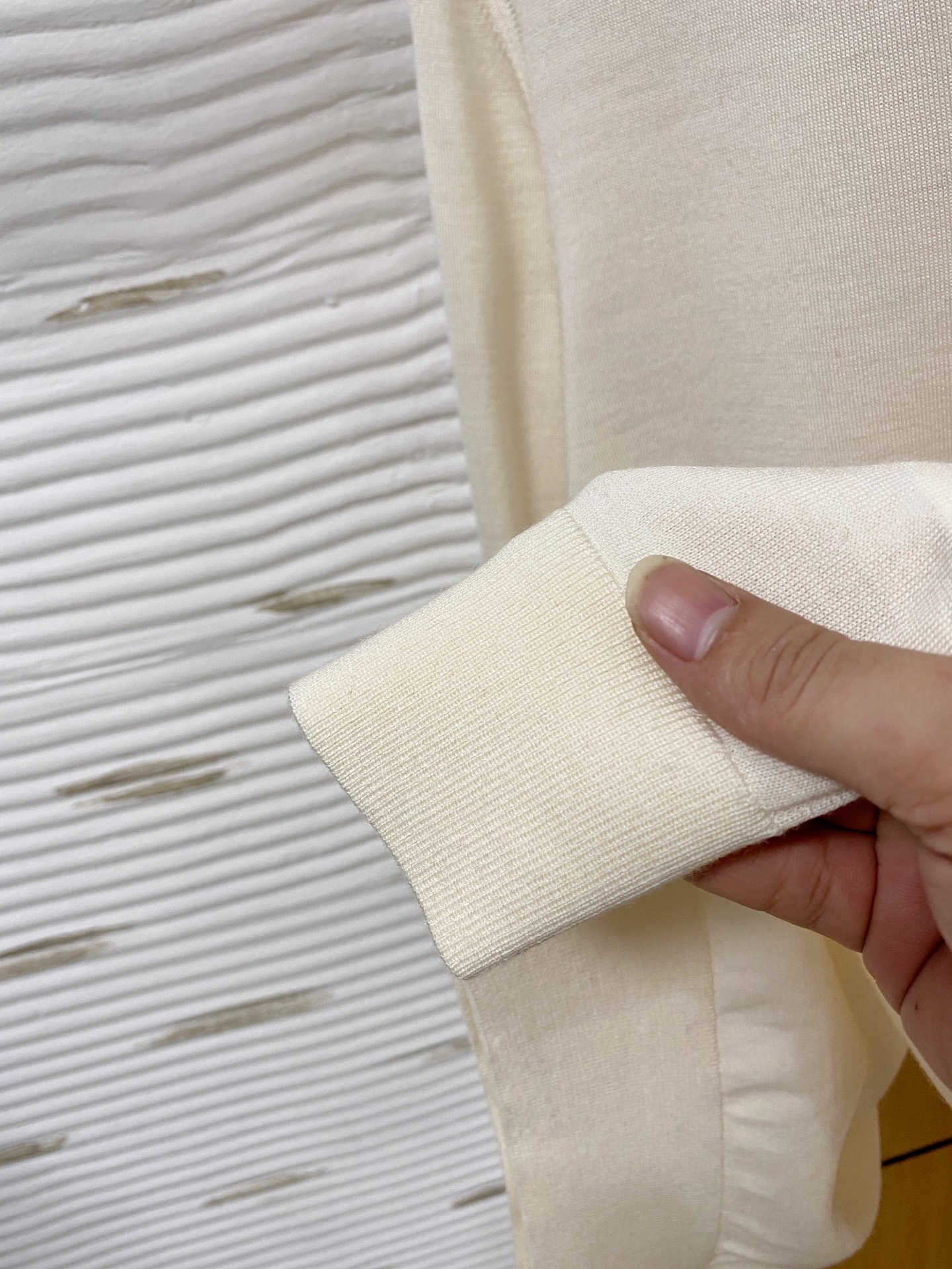  lP🆕。高端100%细美利奴羊毛 保暖更抗起球，秋冬新款高端羊毛套头针织毛衣，时尚刺绣图案提花时尚休闲