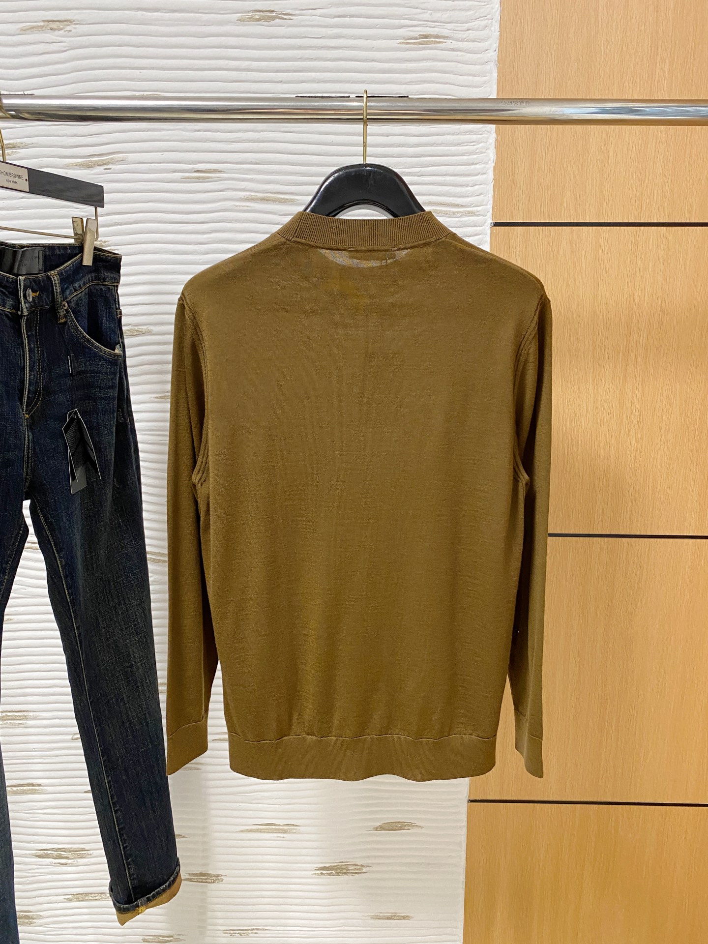  lP🆕。高端100%细美利奴羊毛 保暖更抗起球，秋冬新款高端羊毛套头针织毛衣，时尚刺绣图案提花时尚休闲