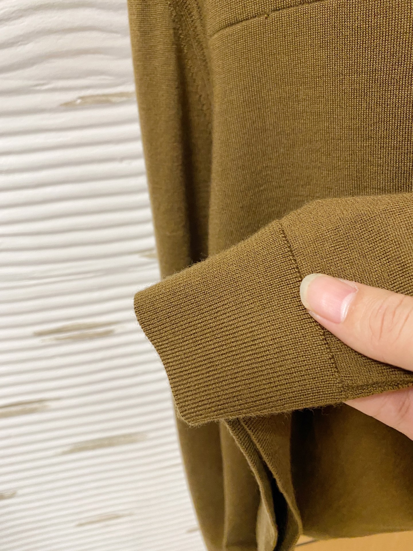  lP🆕。高端100%细美利奴羊毛 保暖更抗起球，秋冬新款高端羊毛套头针织毛衣，时尚刺绣图案提花时尚休闲