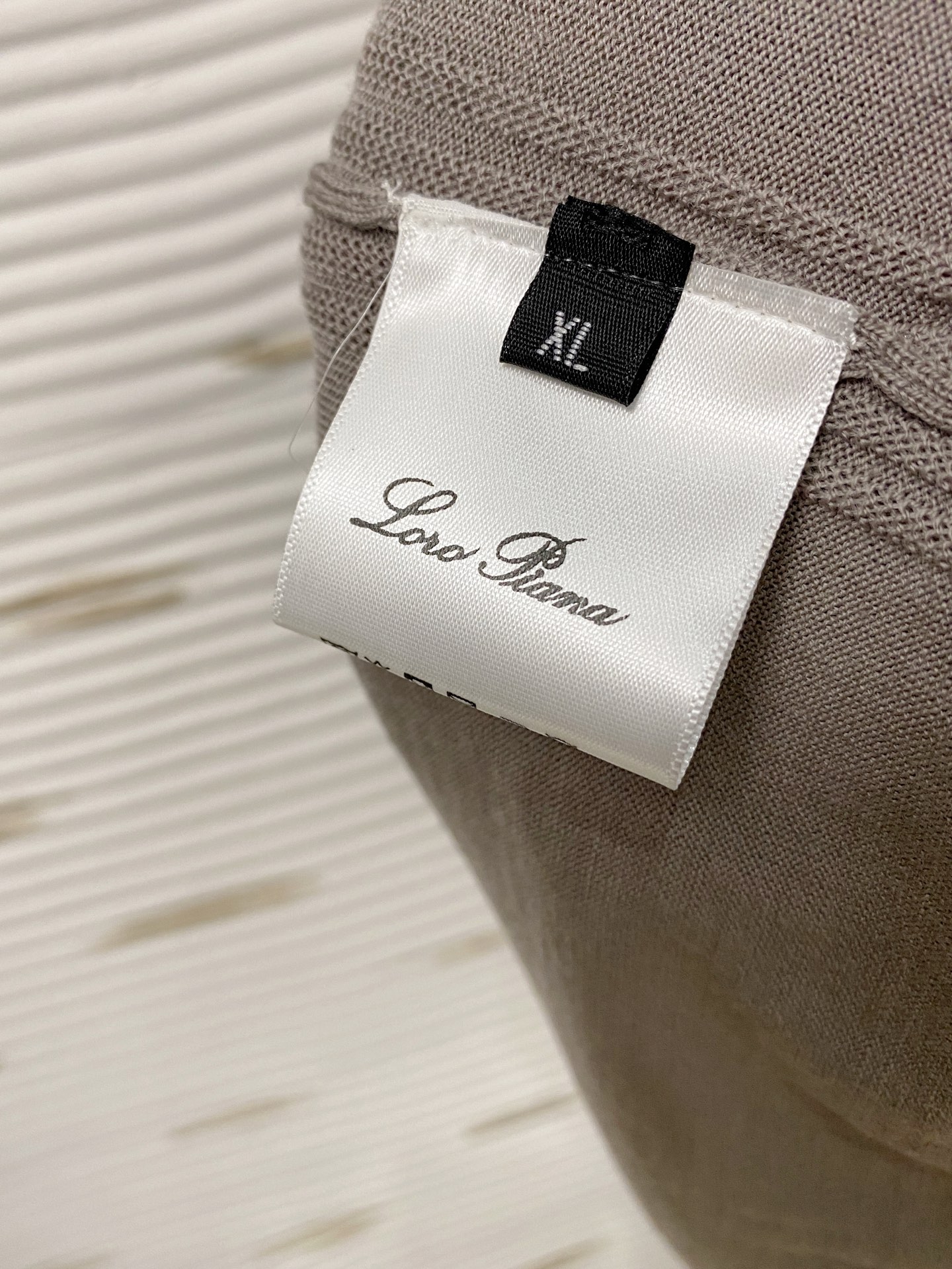  lP🆕。高端100%细美利奴羊毛 保暖更抗起球，秋冬新款高端羊毛套头针织毛衣，时尚刺绣图案提花时尚休闲