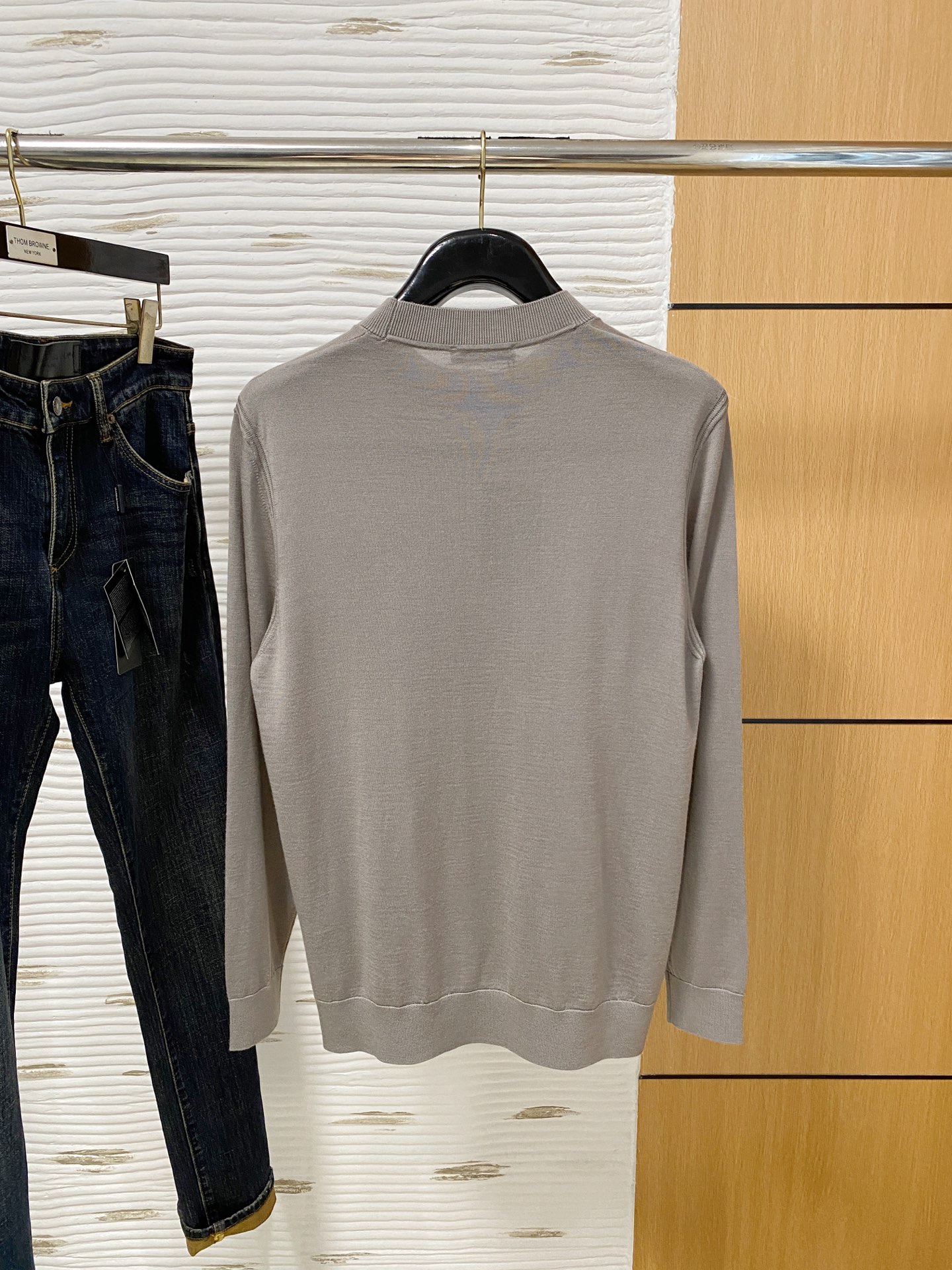  lP🆕。高端100%细美利奴羊毛 保暖更抗起球，秋冬新款高端羊毛套头针织毛衣，时尚刺绣图案提花时尚休闲