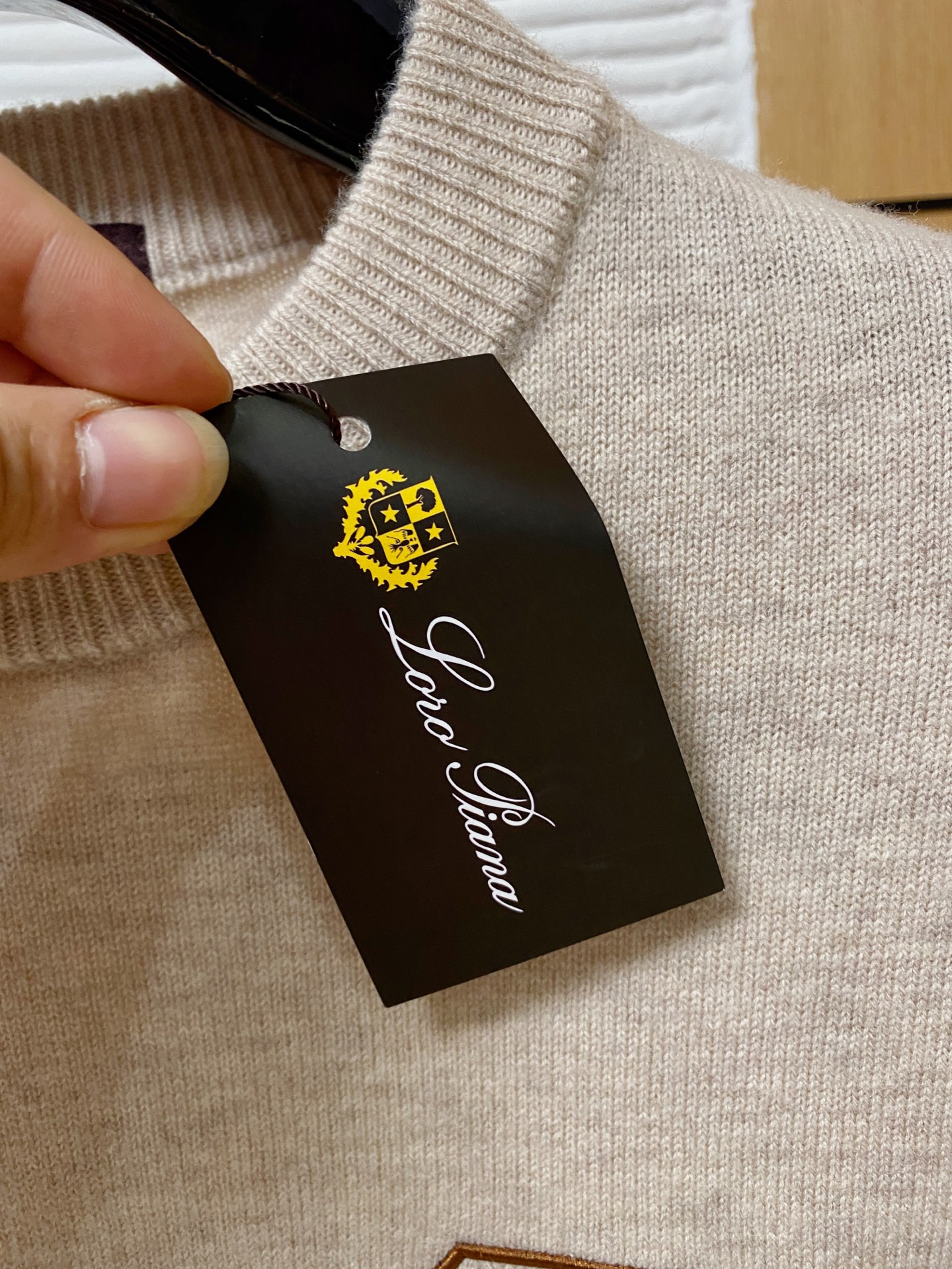 。lP🆕。高端100%美利奴羊毛 保暖更抗起球，秋冬新款高端羊毛套头针织毛衣，时尚刺绣图案提花时尚休闲织