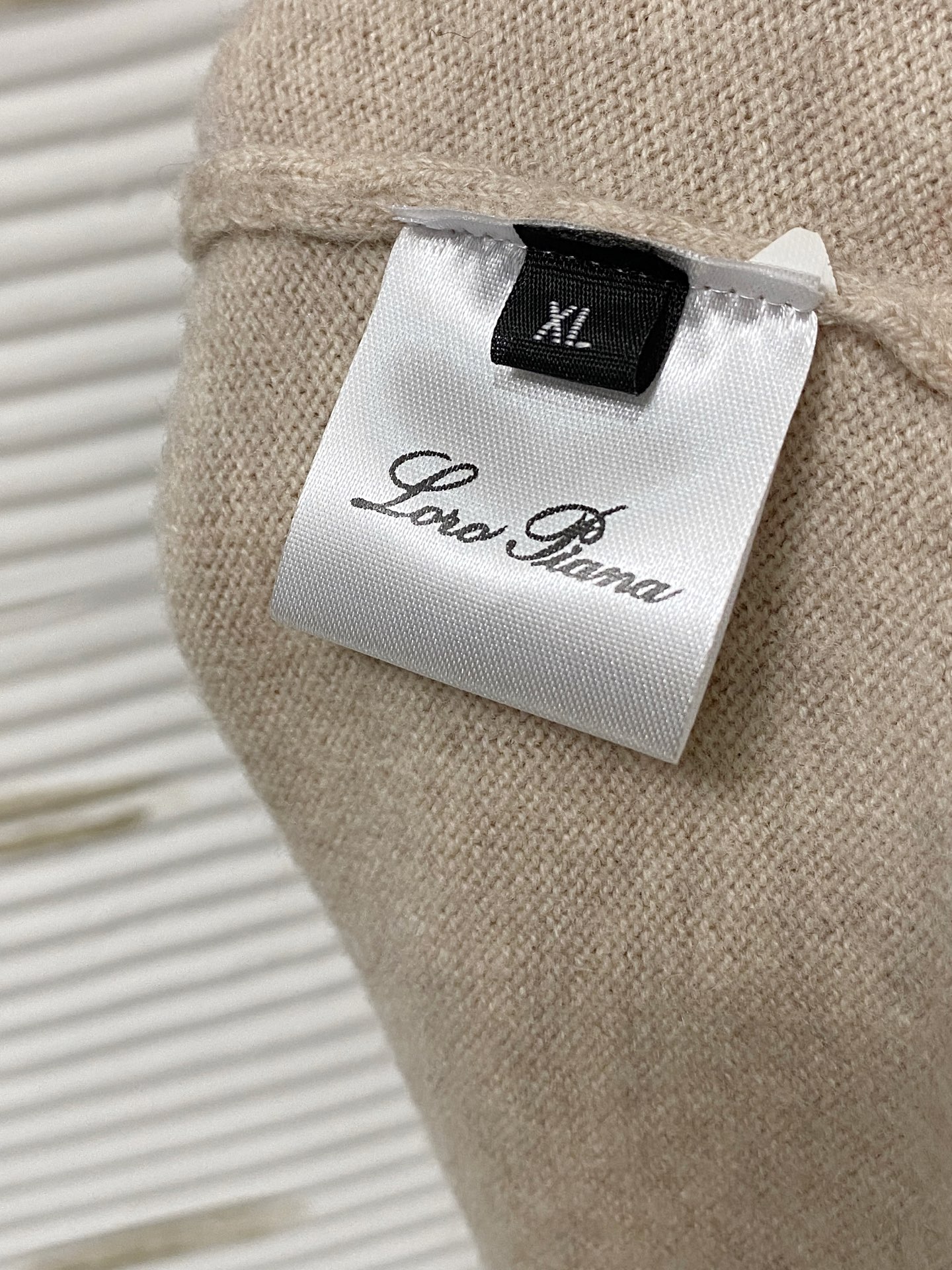 。lP🆕。高端100%美利奴羊毛 保暖更抗起球，秋冬新款高端羊毛套头针织毛衣，时尚刺绣图案提花时尚休闲织