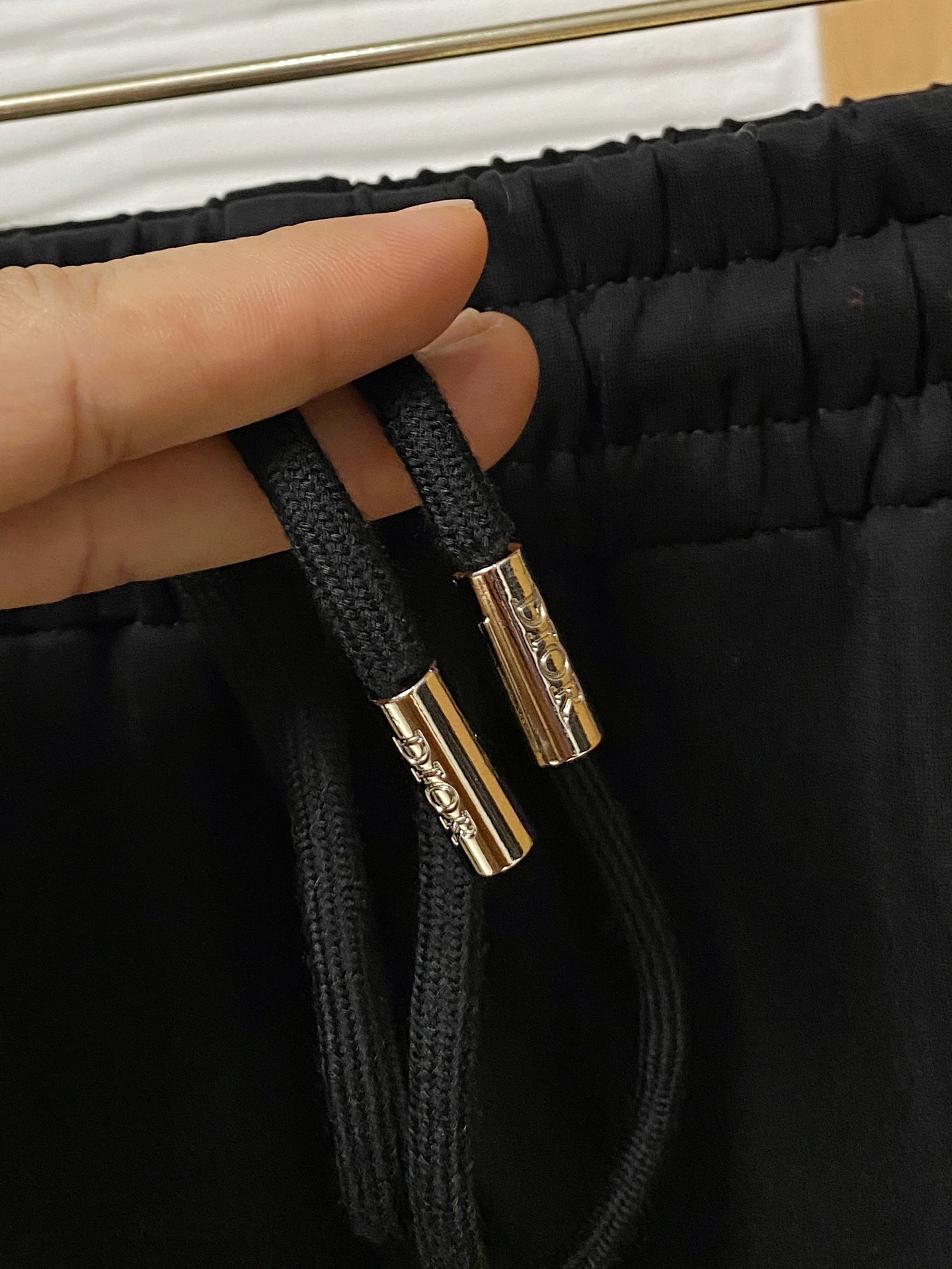  
迪奥  2025ss秋冬新品 男士精品休闲裤顶级面料休闲裤，最新款上身版型无敌正!绝对可以闭眼收的一