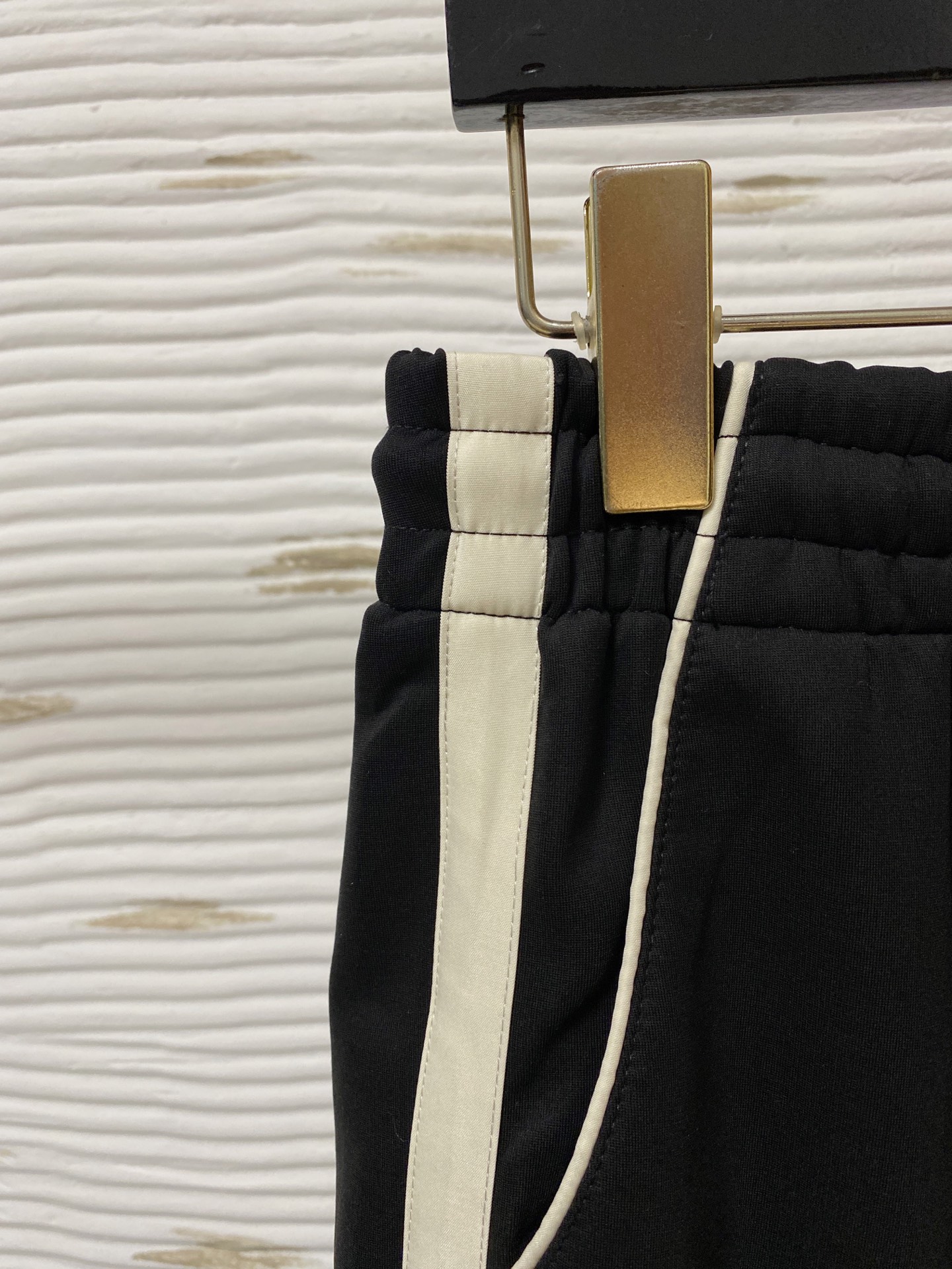  
迪奥  2025ss秋冬新品 男士精品休闲裤顶级面料休闲裤，最新款上身版型无敌正!绝对可以闭眼收的一