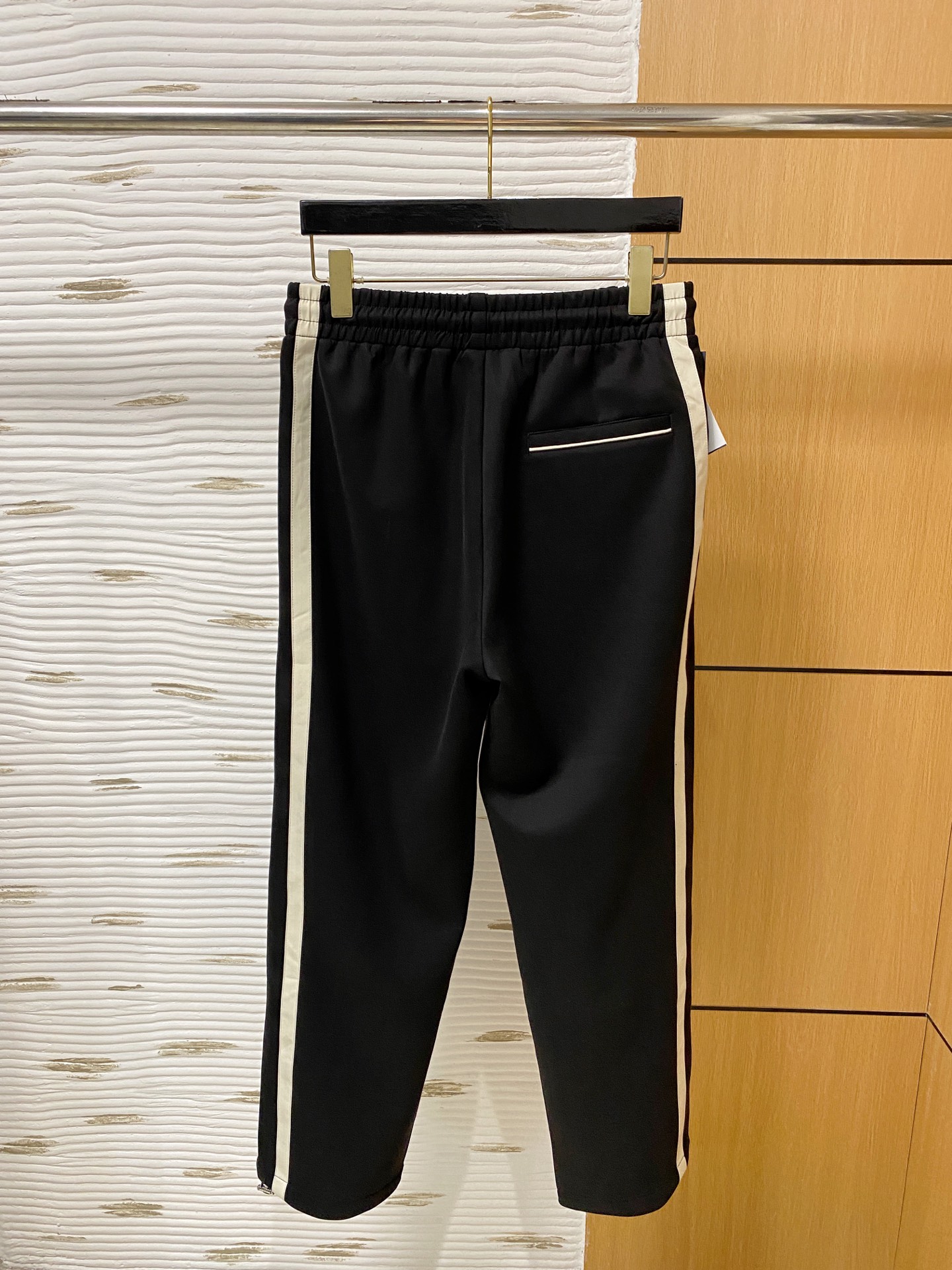  
迪奥  2025ss秋冬新品 男士精品休闲裤顶级面料休闲裤，最新款上身版型无敌正!绝对可以闭眼收的一