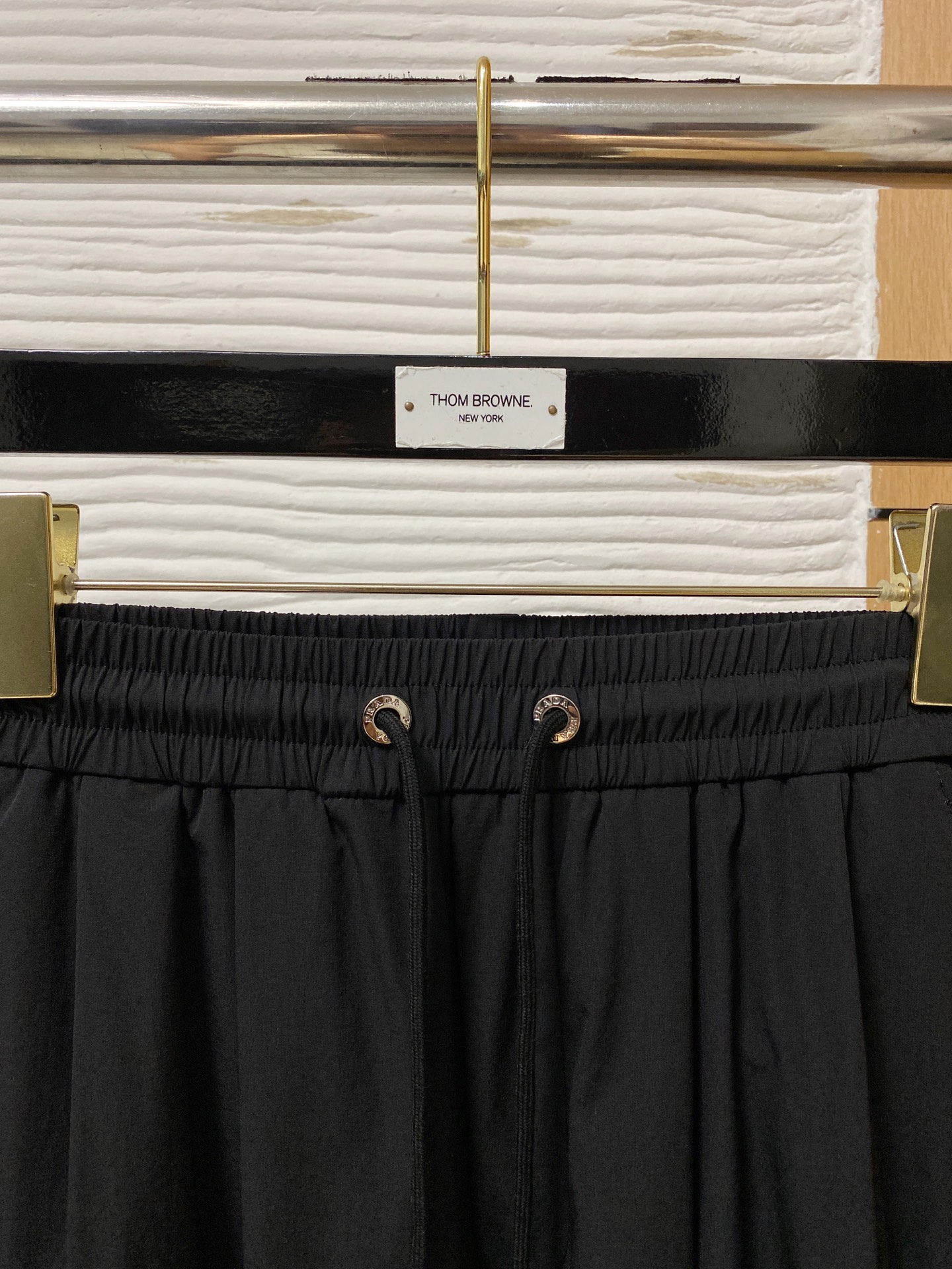  
普拉达 2025ss秋冬新品 男士精品休闲裤顶级面料休闲裤，最新款上身版型无敌正!绝对可以闭眼收的一