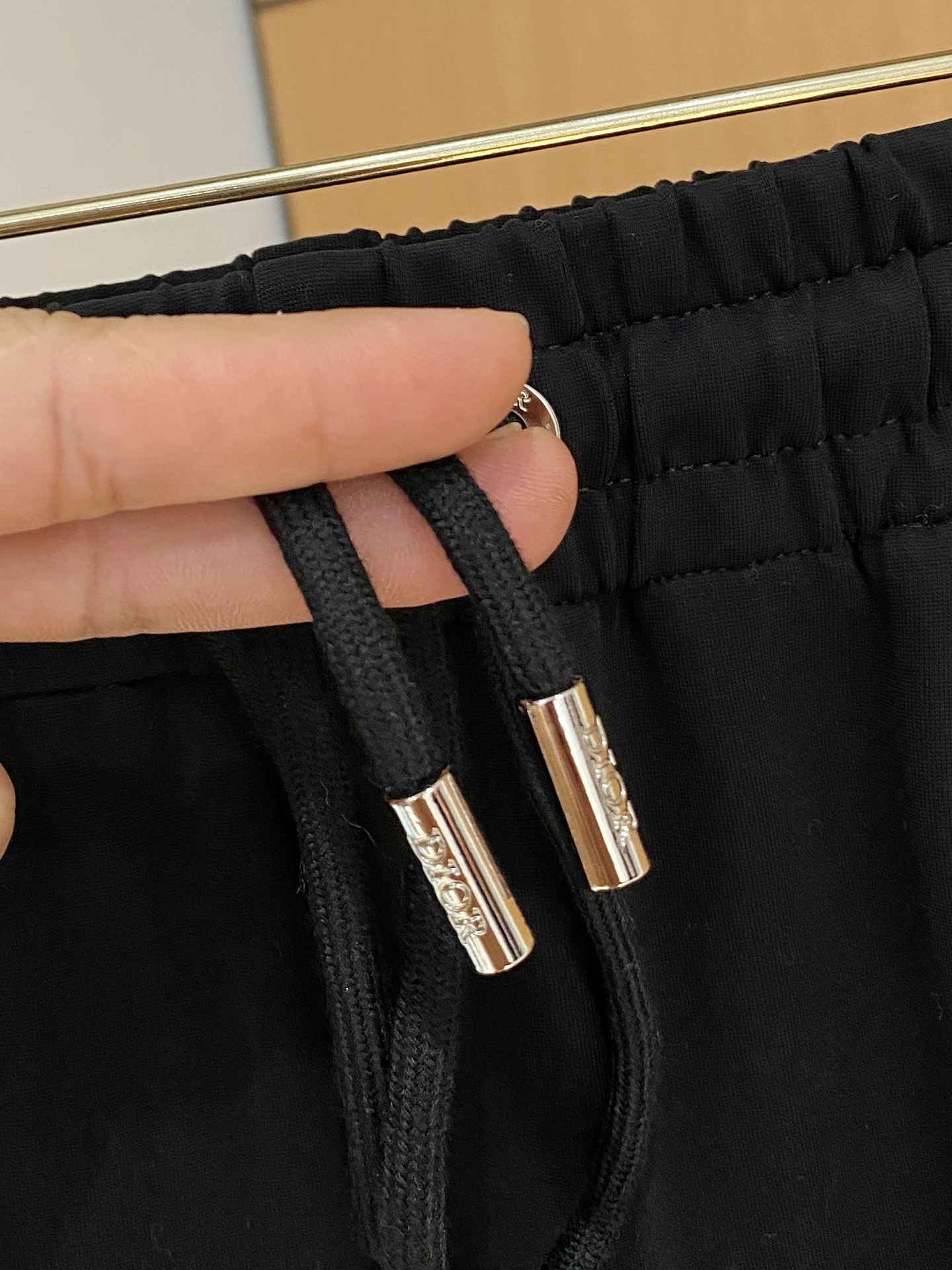 迪奥 2025ss秋冬新品 男士精品休闲裤顶级面料休闲裤，最新款上身版型无敌正!绝对可以闭眼收的一款此款