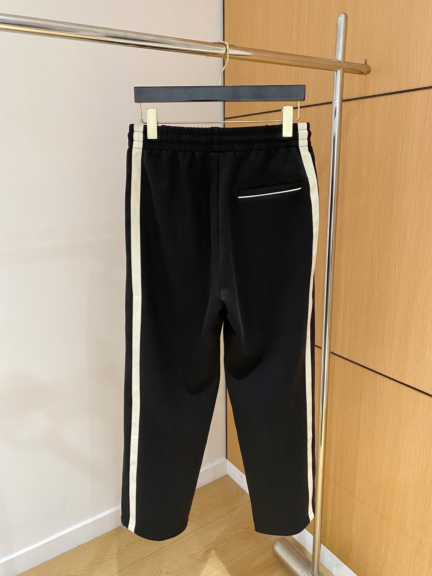 迪奥 2025ss秋冬新品 男士精品休闲裤顶级面料休闲裤，最新款上身版型无敌正!绝对可以闭眼收的一款此款