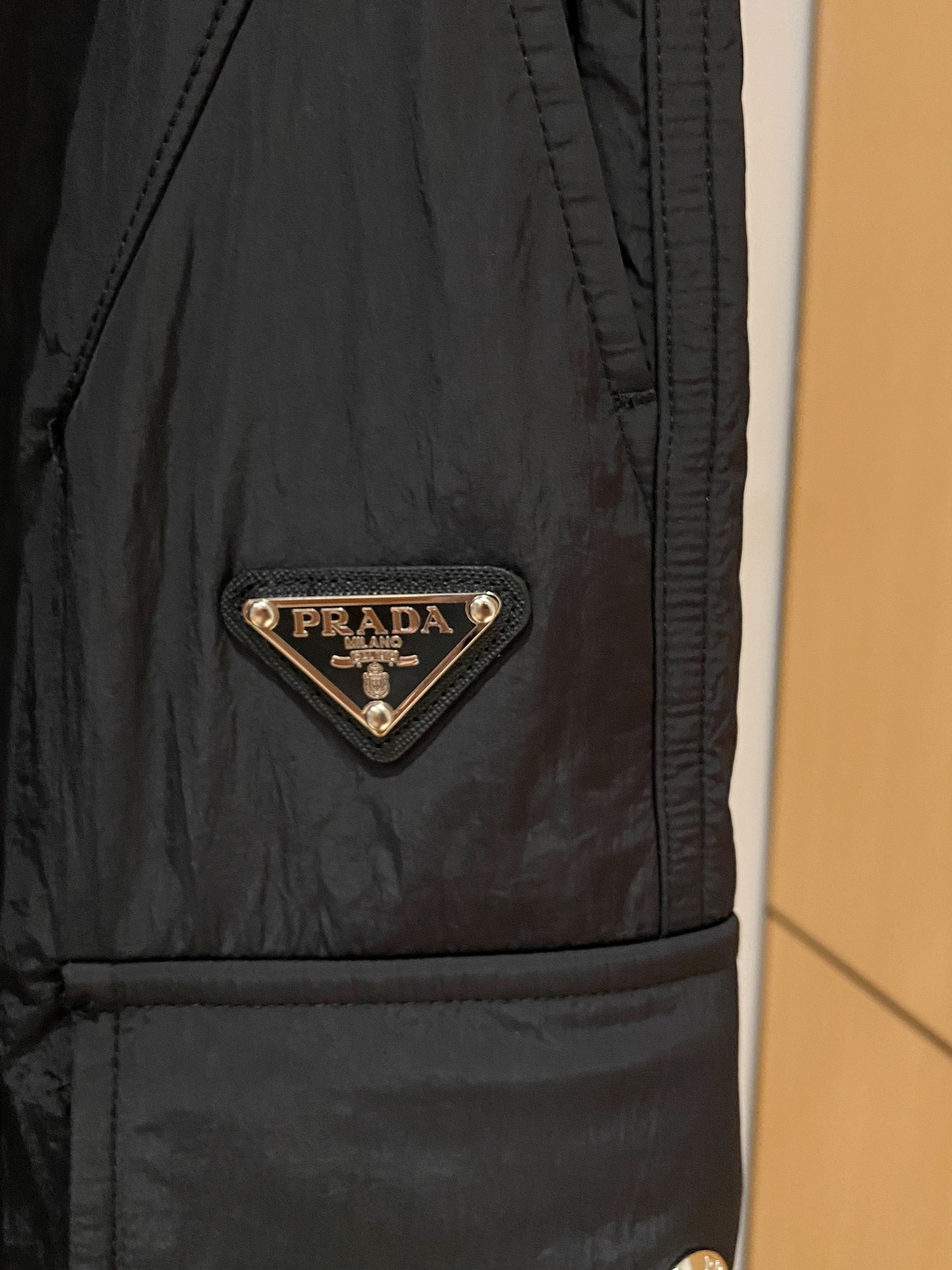 普拉达 2025ss秋冬新品 男士精品休闲裤顶级面料休闲裤，最新款上身版型无敌正!绝对可以闭眼收的一款此